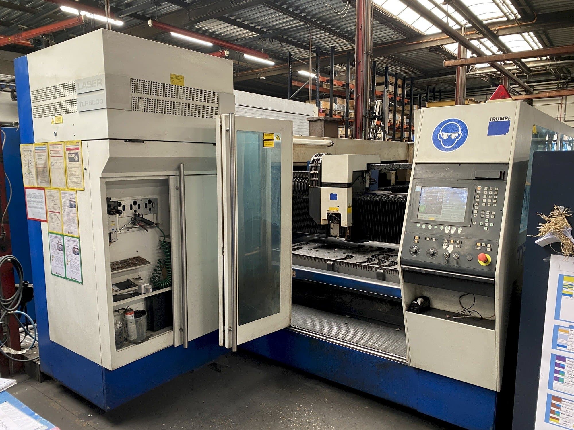 Vooraanzicht  van Trumpf Trumatic L3050  machine