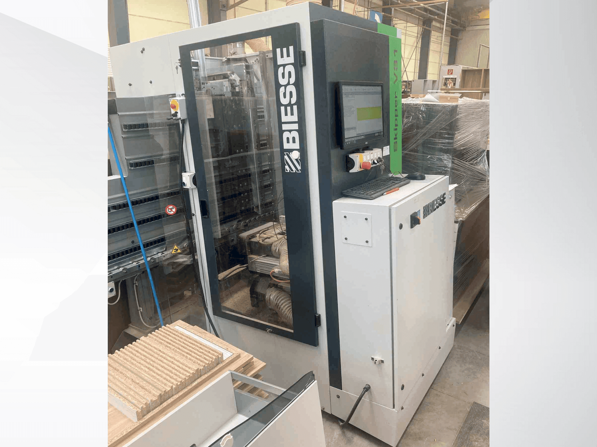 Vooraanzicht van BIESSE Skipper V 31 machine