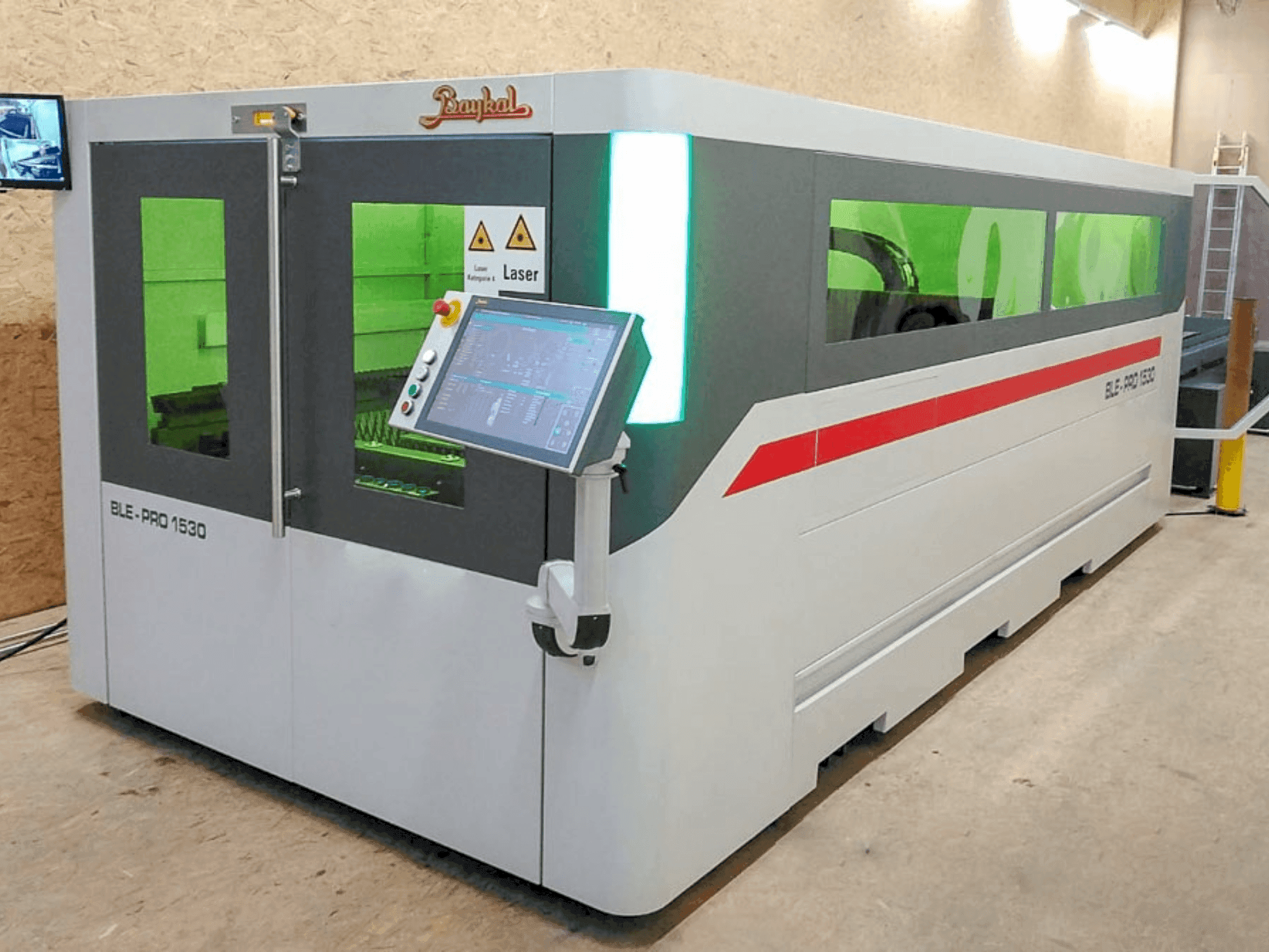 Vooraanzicht  van Baykal BLE PRO 1530  machine