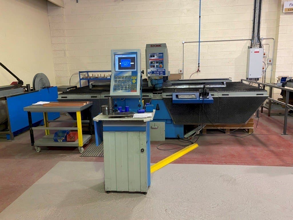 Vooraanzicht  van Euromac ZX 1250/30  machine