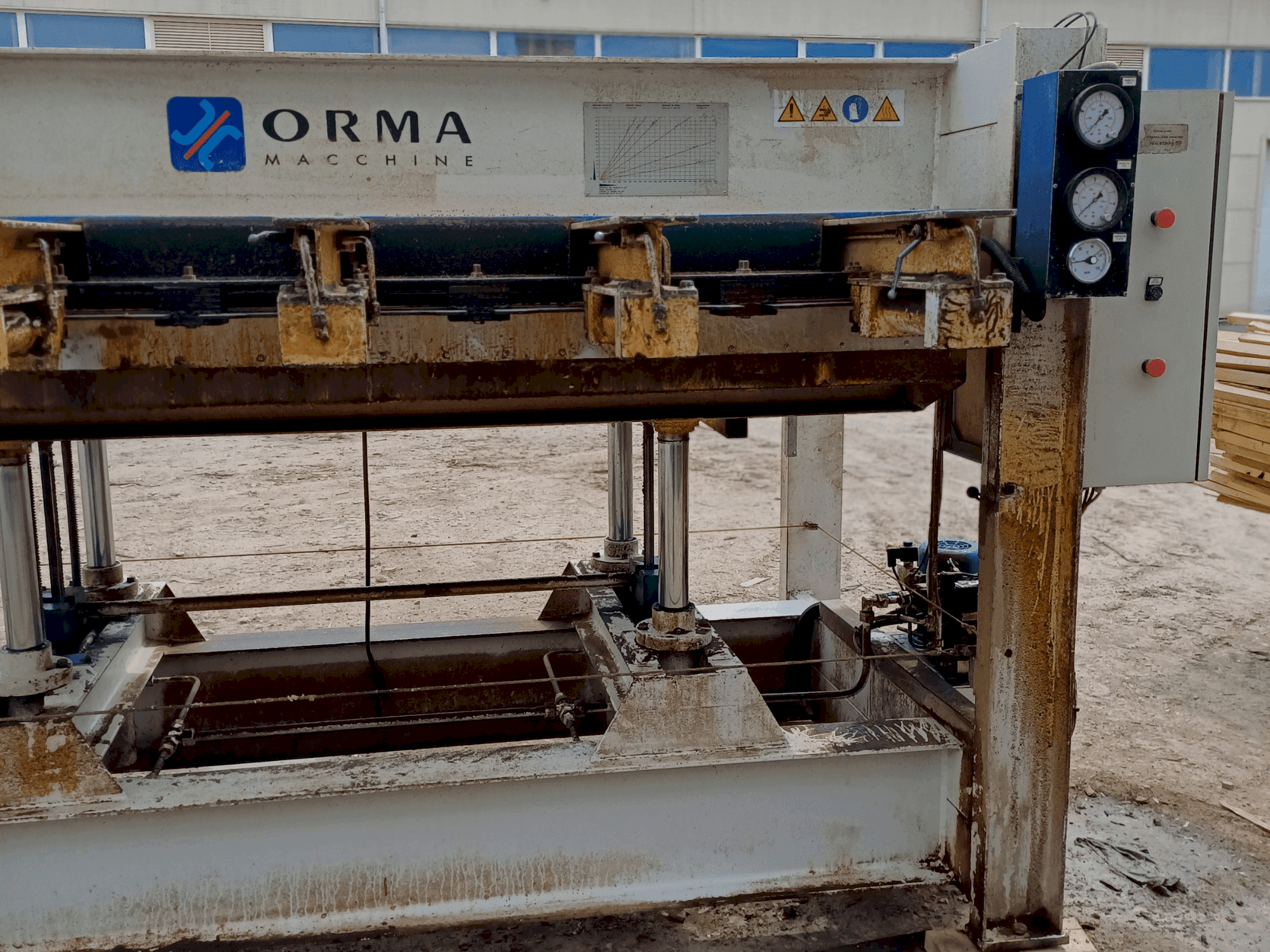 Vooraanzicht  van ORMA NPC/L  machine