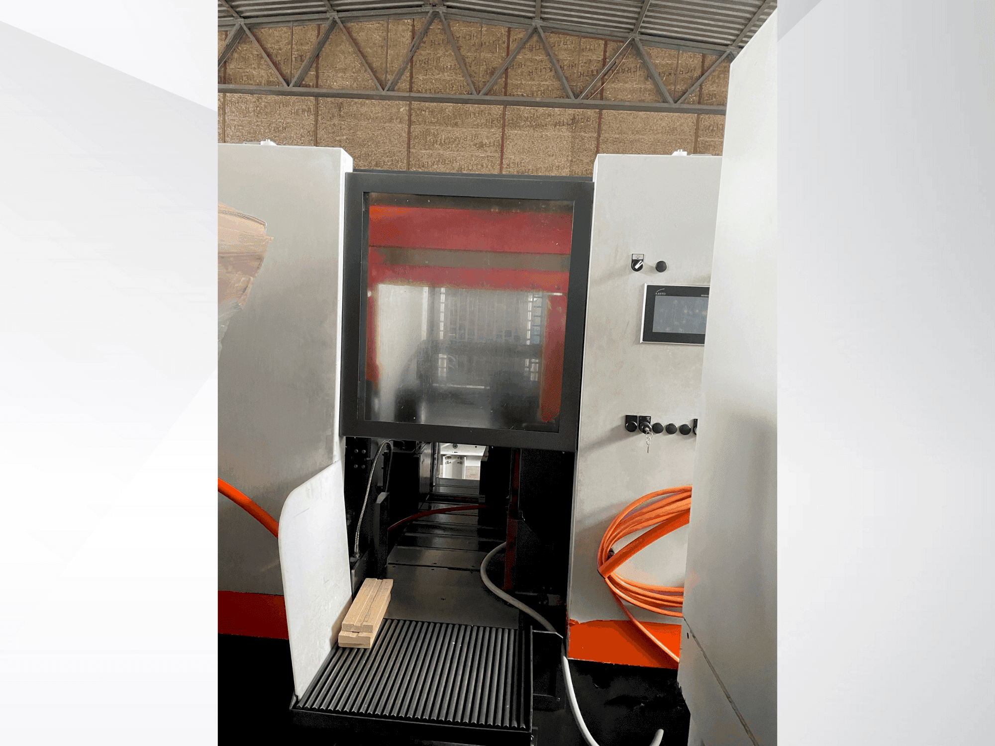 Vooraanzicht  van KASTO WIN A4.6  machine