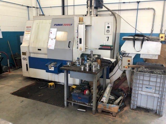 Vooraanzicht  van DAEWOO Puma 2000Y  machine