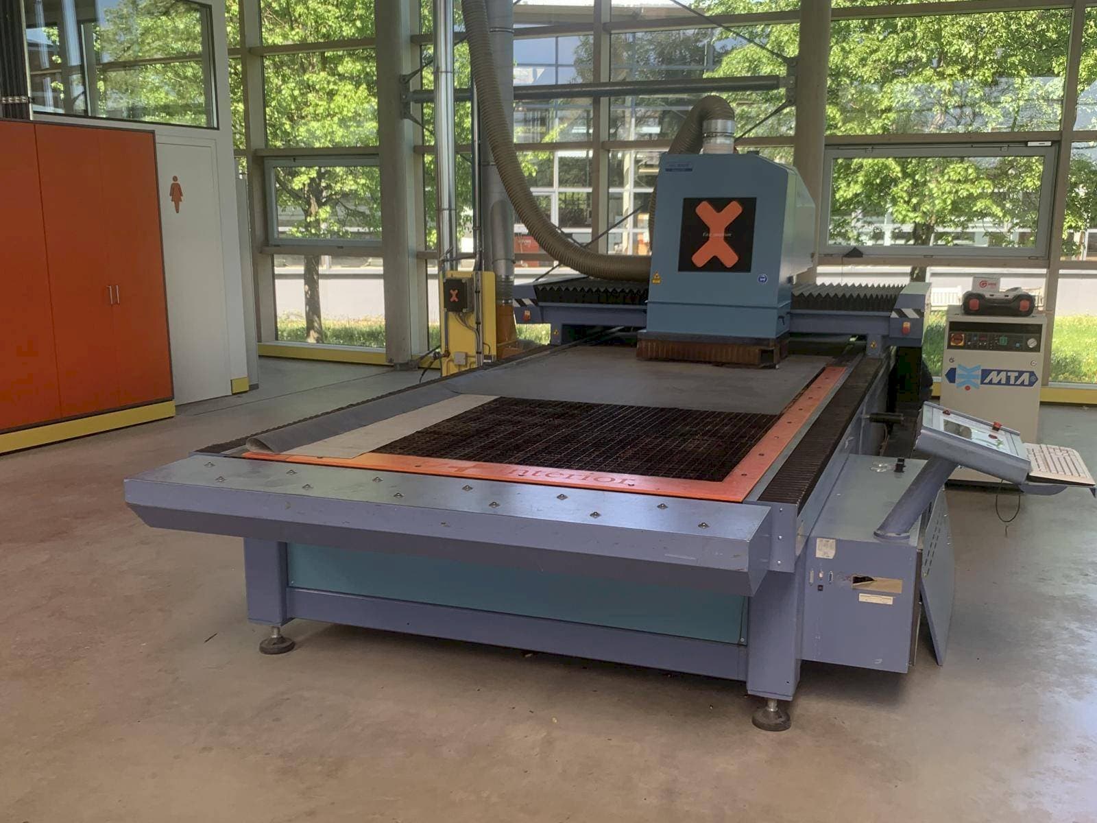 Vooraanzicht  van SEI X-TYPE  machine