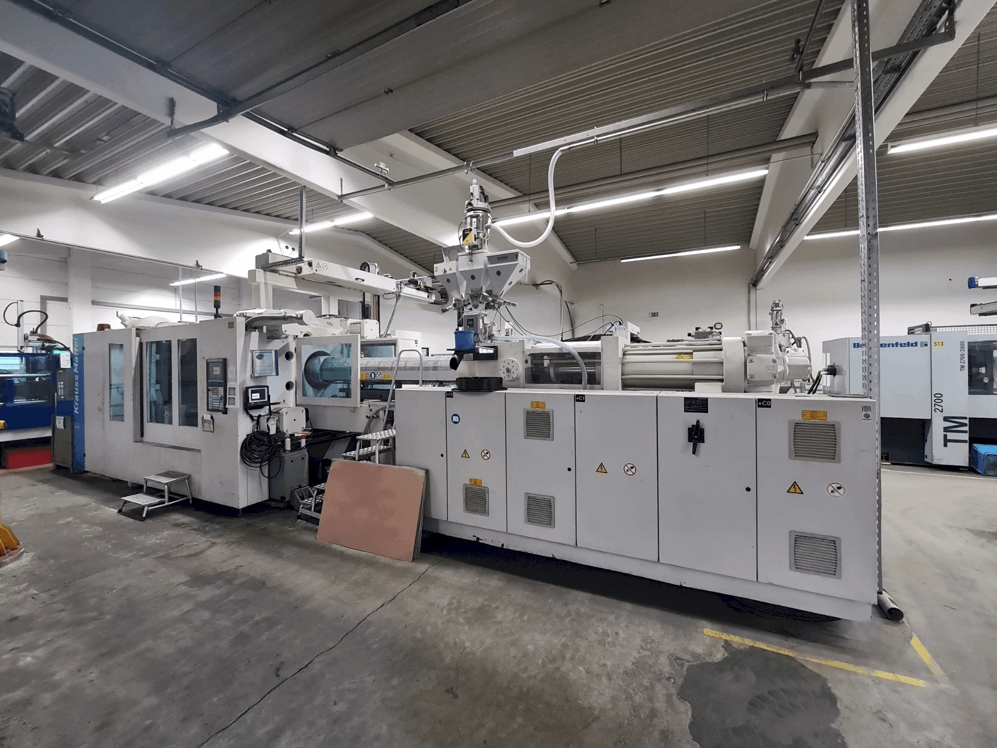 Vooraanzicht  van Krauss Maffei 800-6100 MX  machine