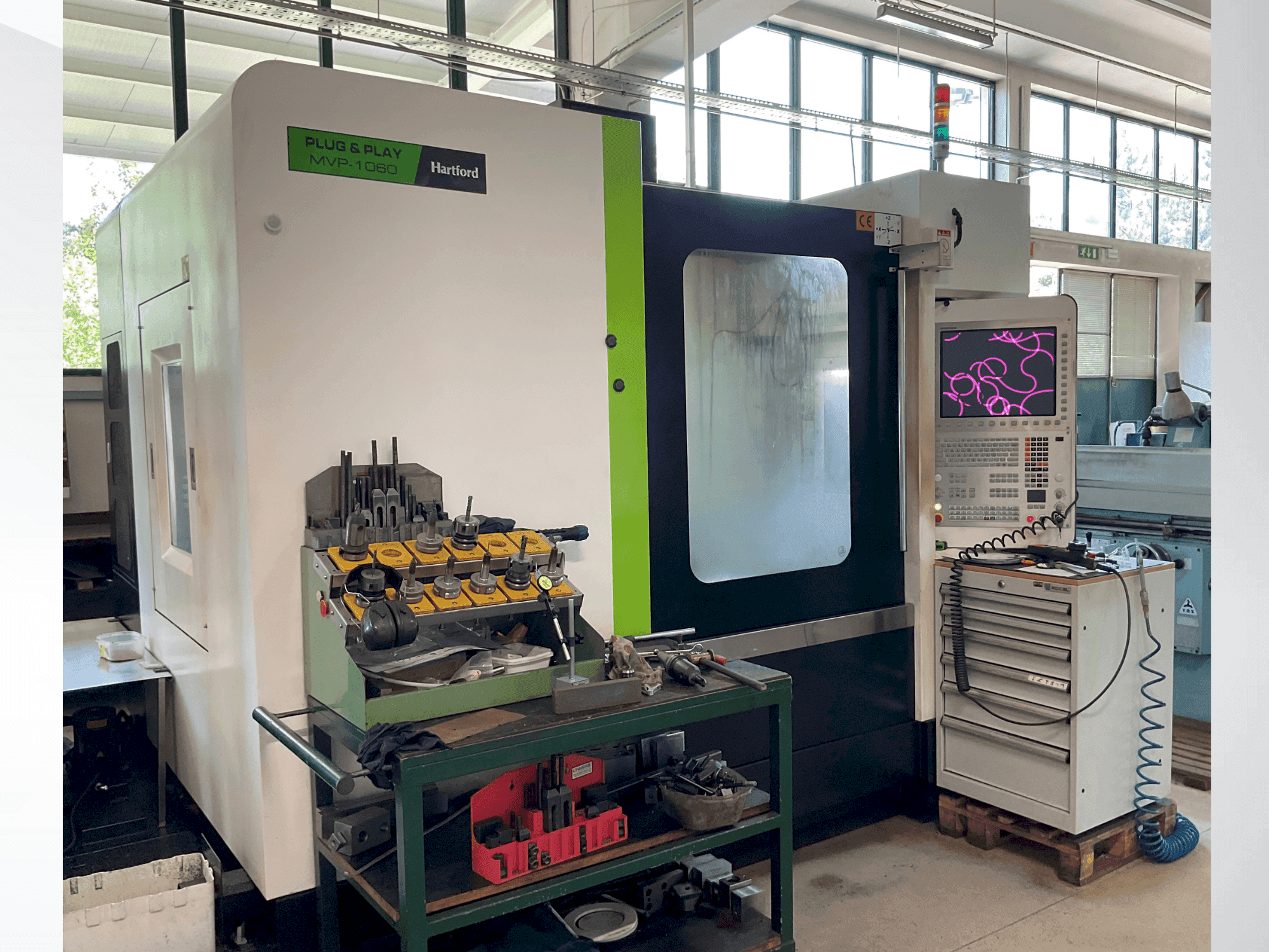 Vooraanzicht  van HARTFORD MVP-1060AD  machine