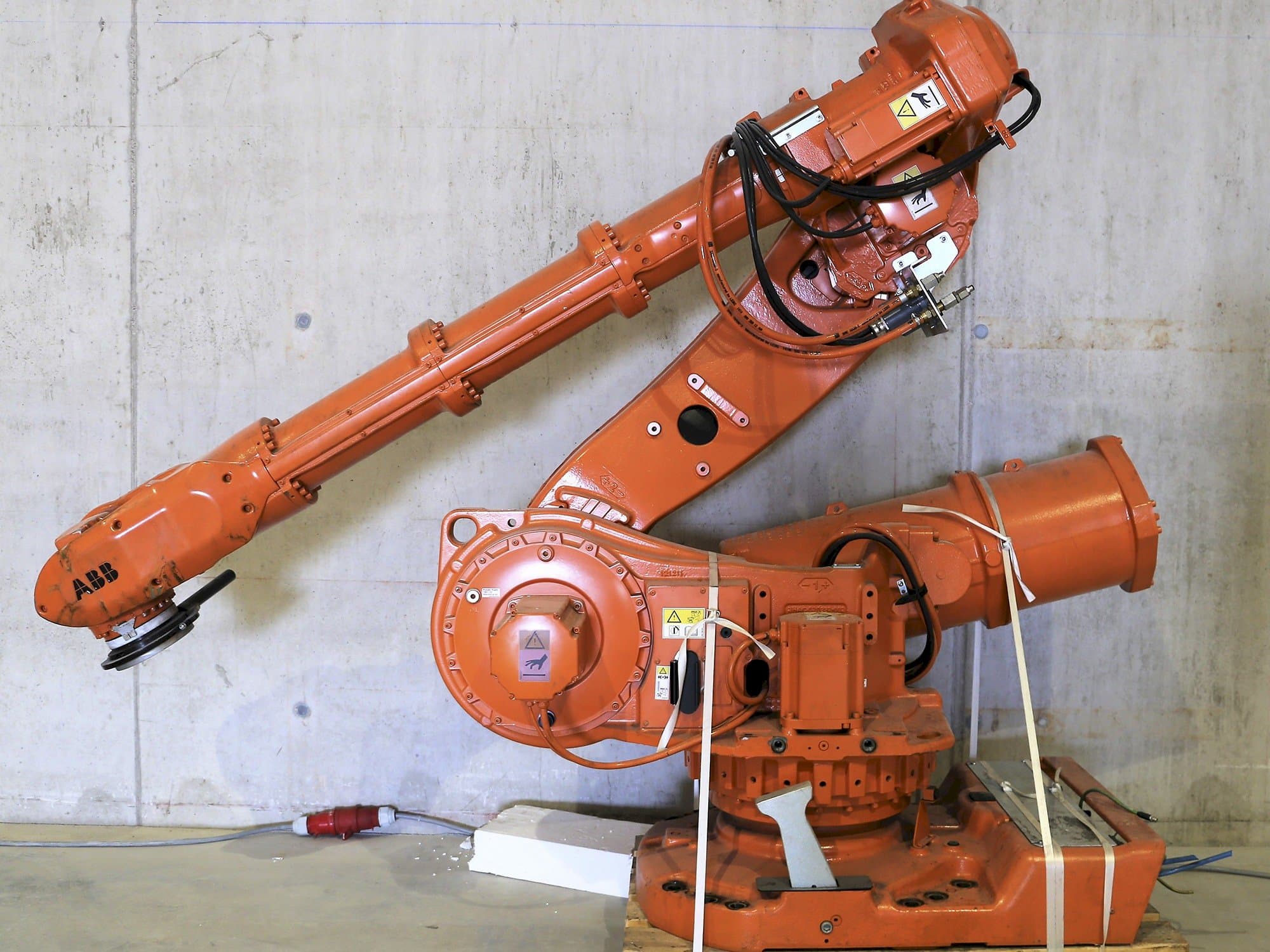 Vooraanzicht  van ABB 6650 machine