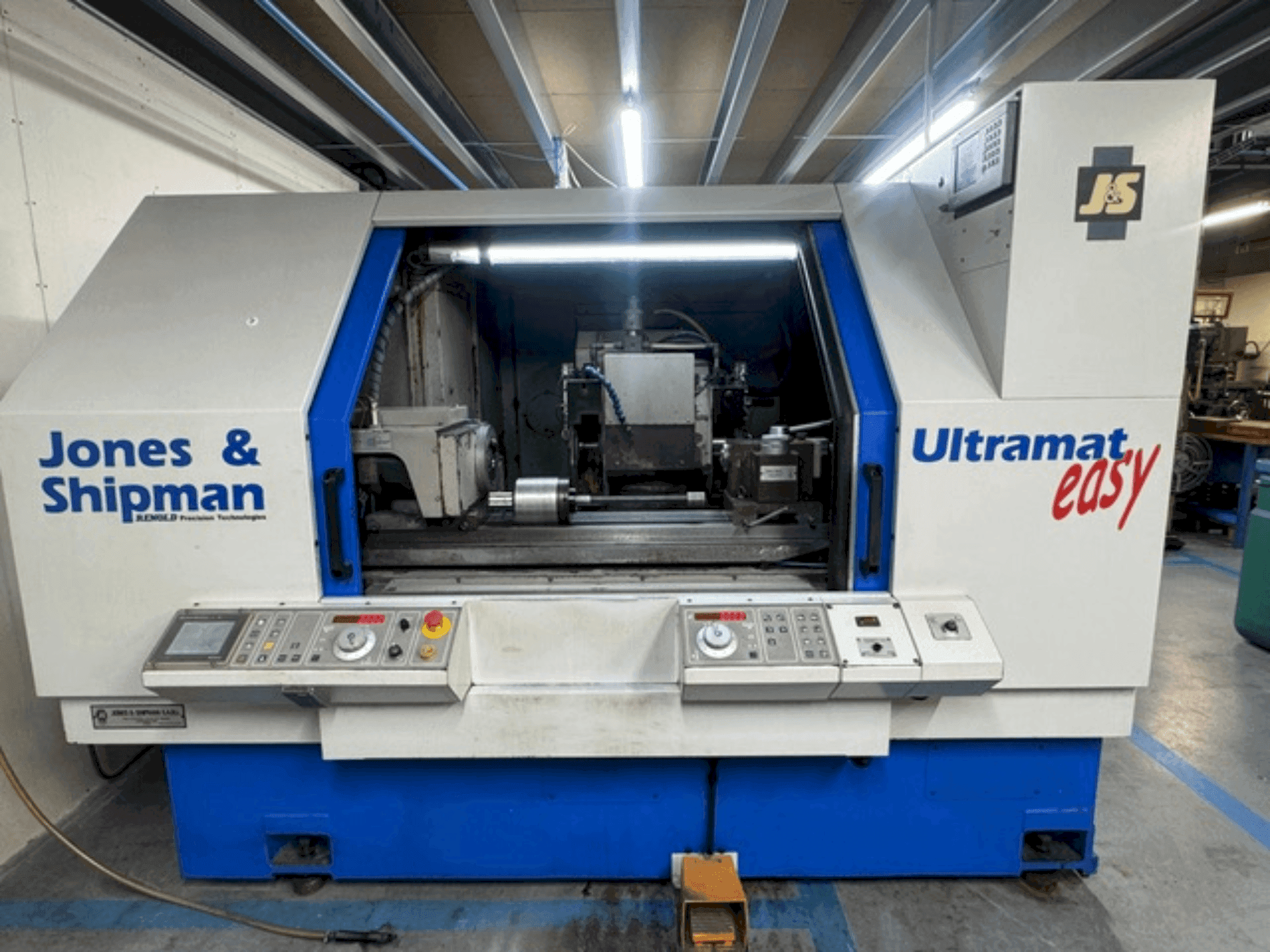 Vooraanzicht  van Jones & Shipman ULTRAMAT EASY CNC  machine