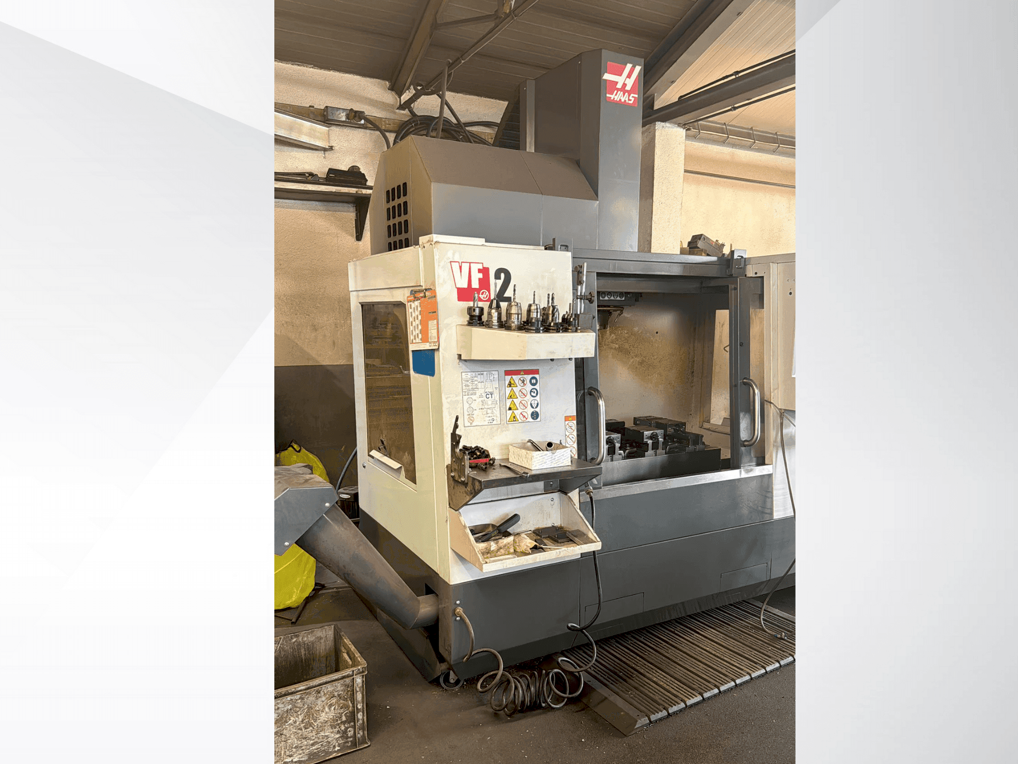 Vooraanzicht  van HAAS VF2  machine