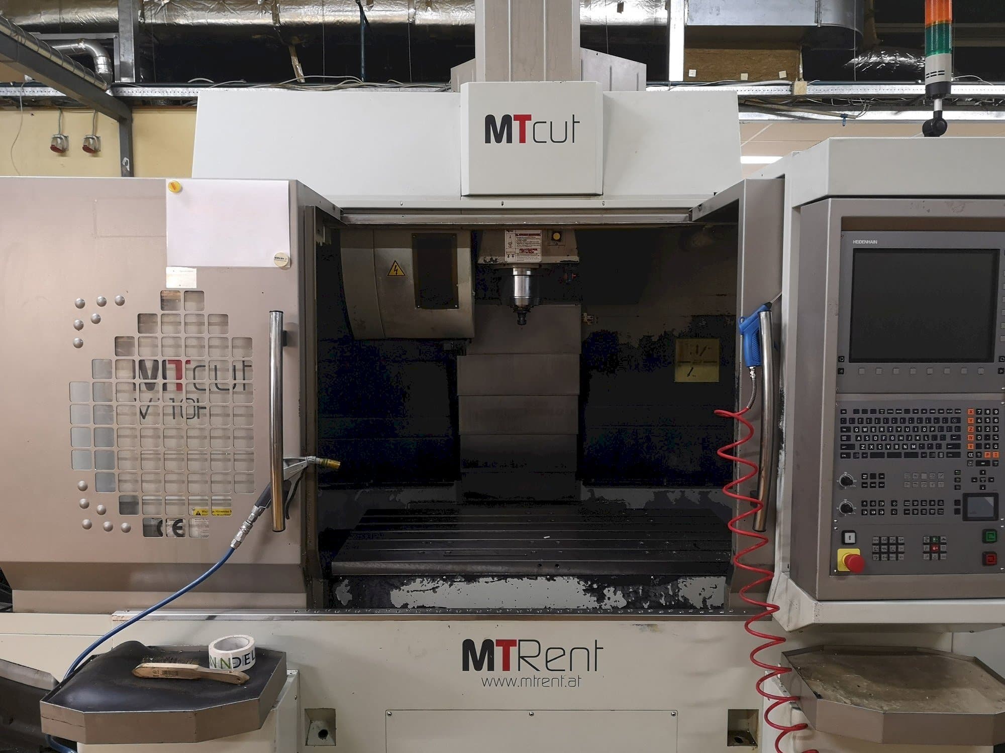 Vooraanzicht  van MT Cut V110H  machine