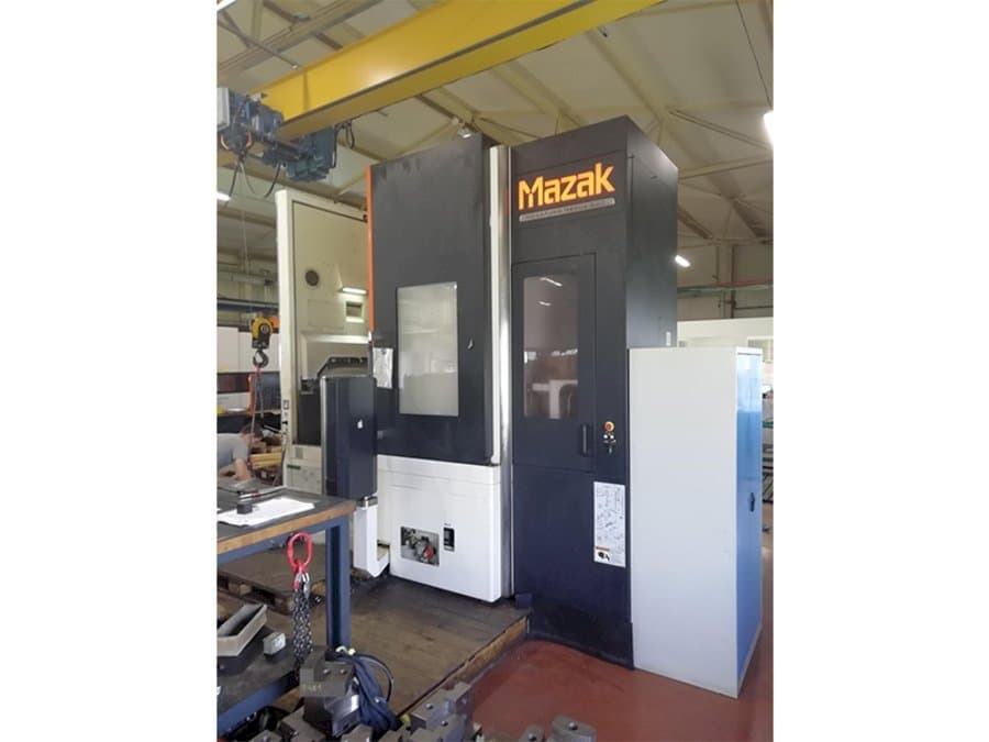 Vooraanzicht van Mazak MEGATURN NEXUS 900 machine
