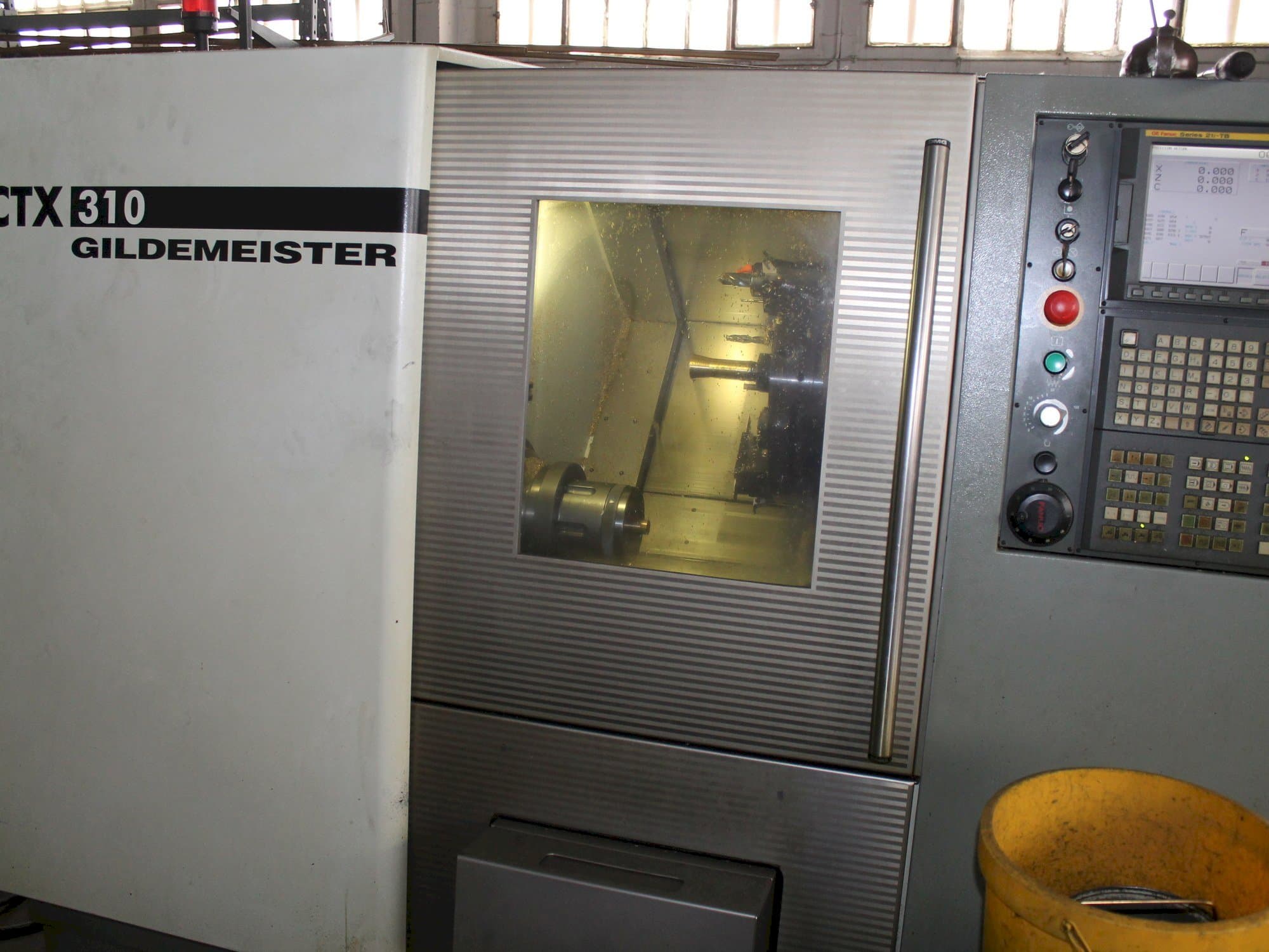 Vooraanzicht  van Gildemeister CTX - 310  machine
