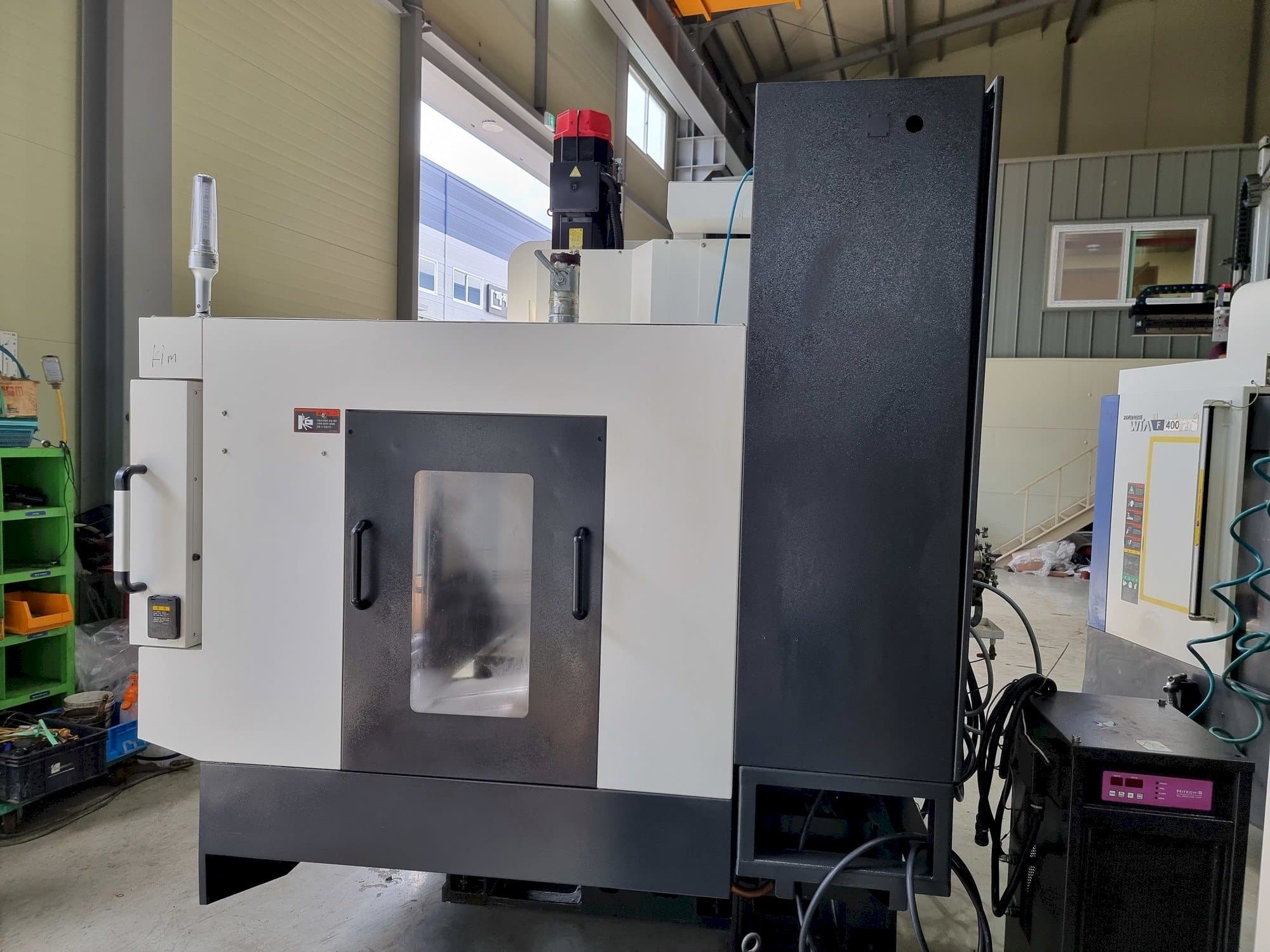 Vooraanzicht  van Hyundai Wia F400  machine