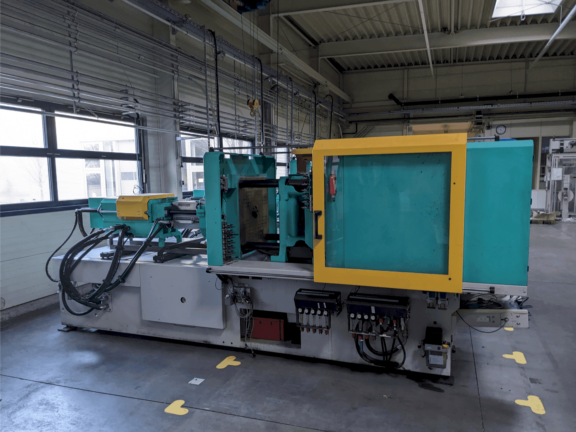 Vooraanzicht  van Arburg 520 H 1500 - 400  machine