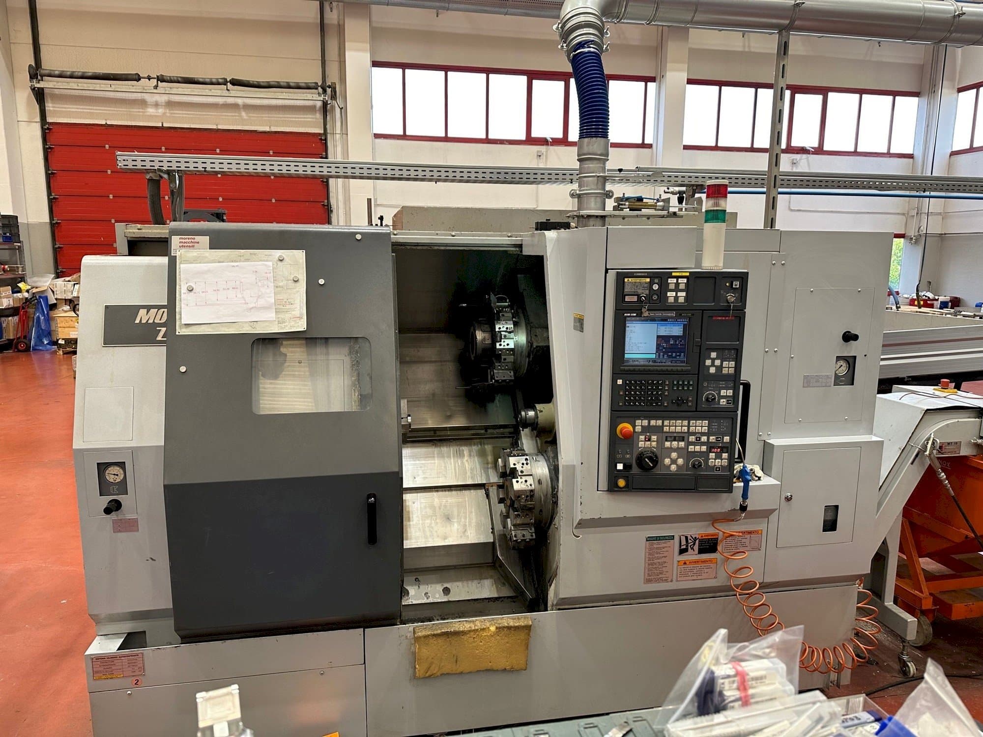 Vooraanzicht  van MORI SEIKI ZL 203 MC  machine