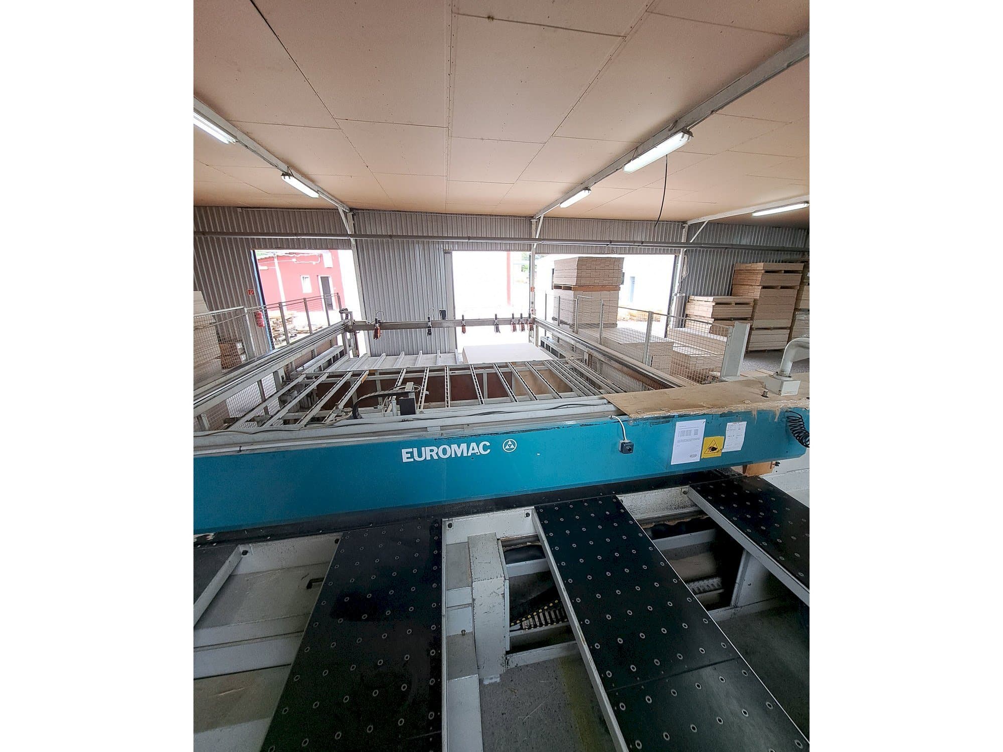 Vooraanzicht  van Euromac LOGICA PINZE TAVOLA 4500  machine