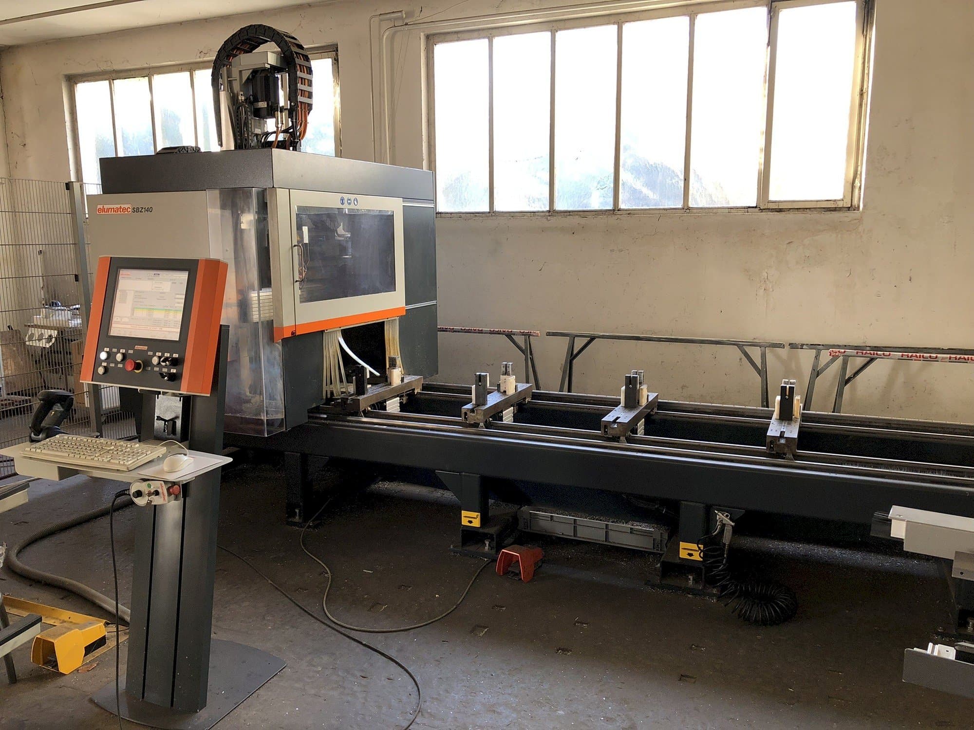 Vooraanzicht  van Elumatec SBZ 140/60  machine