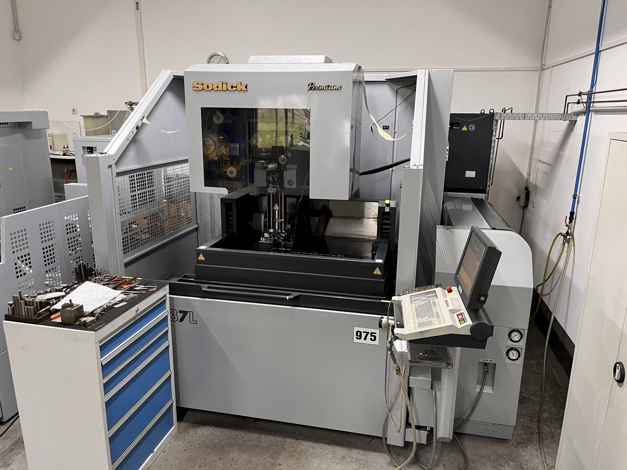 Vooraanzicht  van Sodick AQ537L  machine