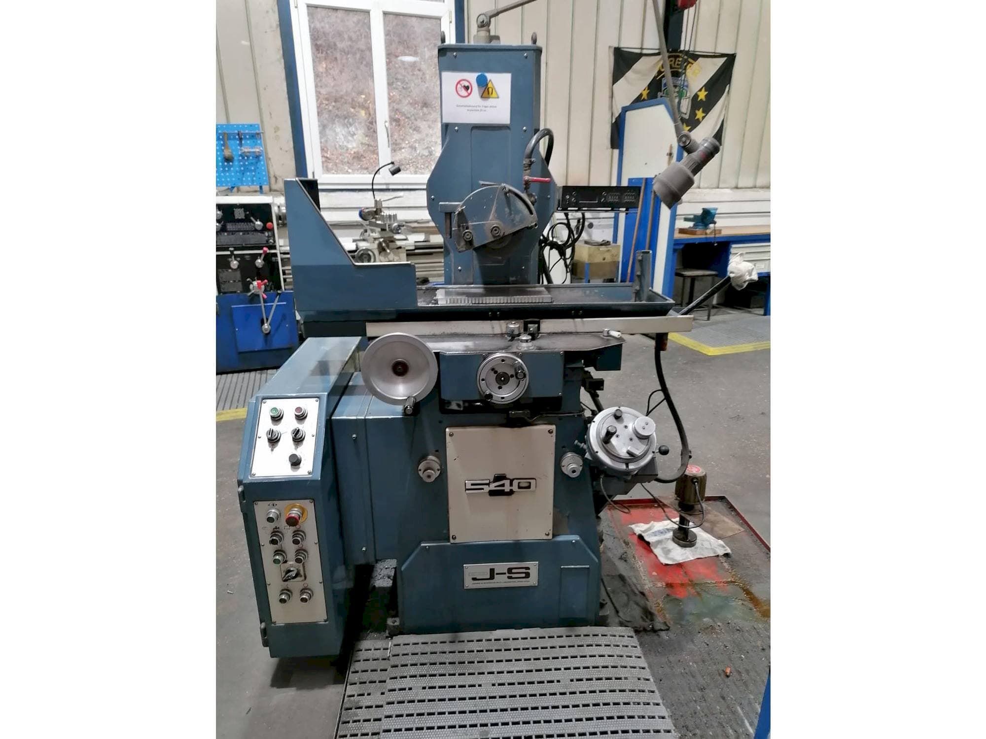 Vooraanzicht  van Jones & Shipman 540  machine