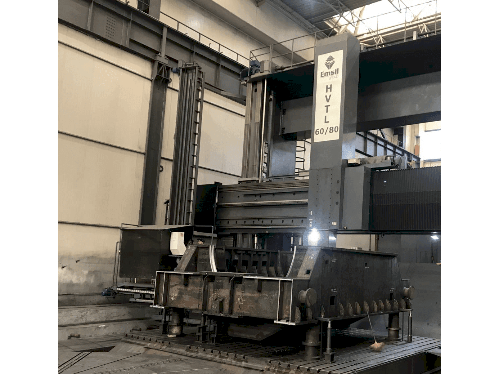 Vooraanzicht  van Emsil HVTL 60/80  machine