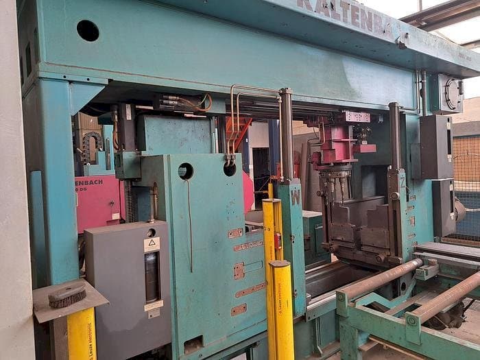 Linkerzijdeaanzicht  van KALTENBACH KDX5 1015  machine