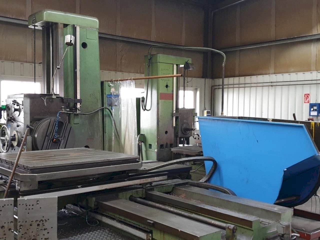 Vooraanzicht  van TOS W 100 A  machine