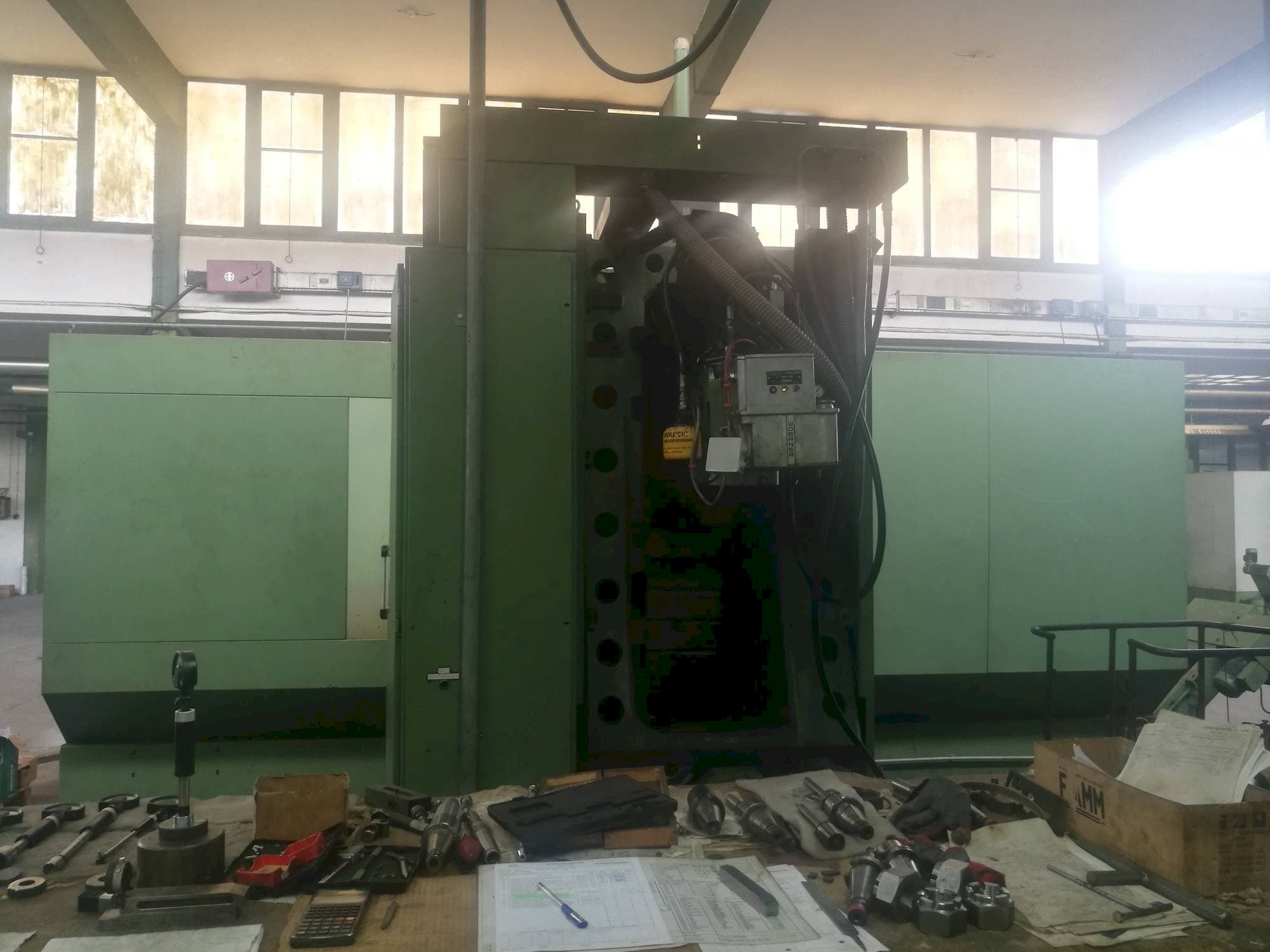 Vooraanzicht  van HELLER PFU3  machine