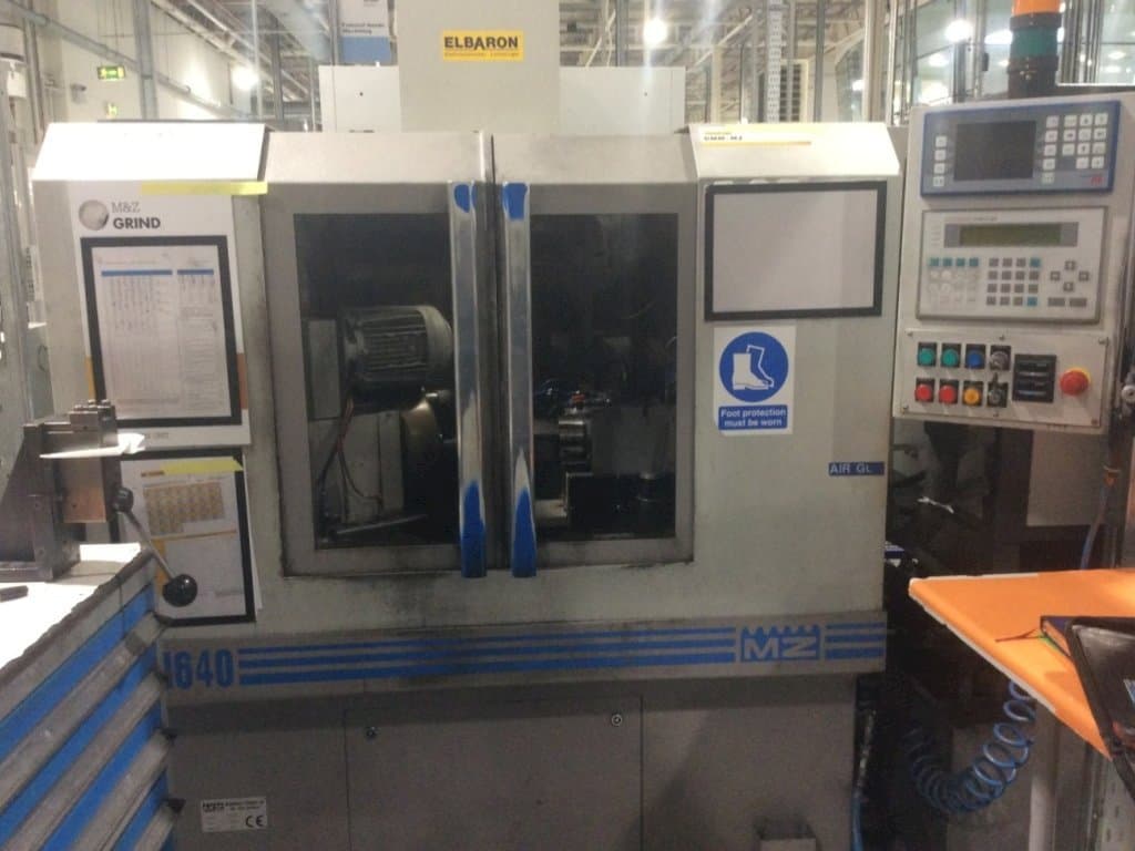 Vooraanzicht van Monnier & Zahner M640 CNC machine