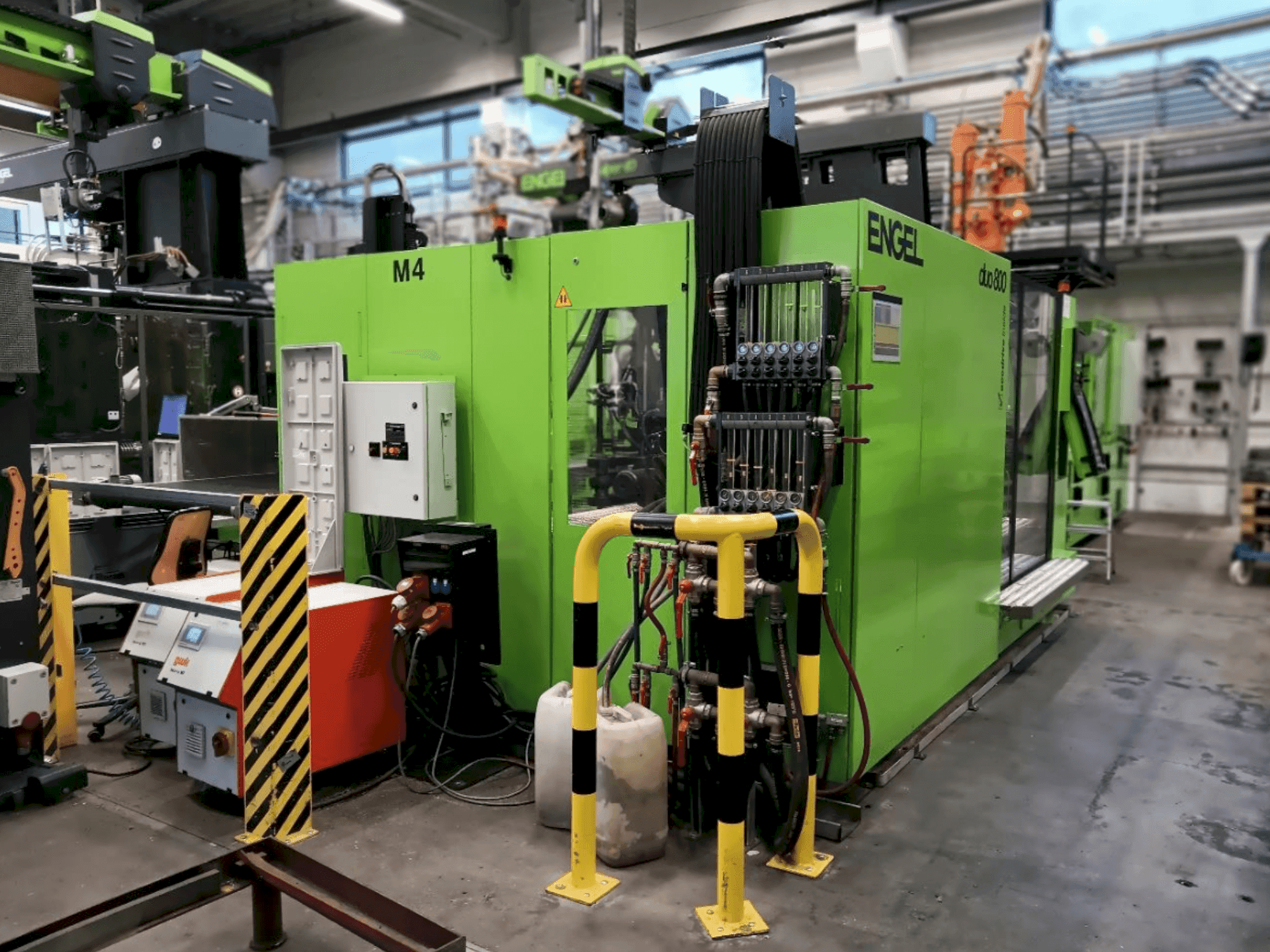 Links zicht  van Engel Duo 11050/800  machine