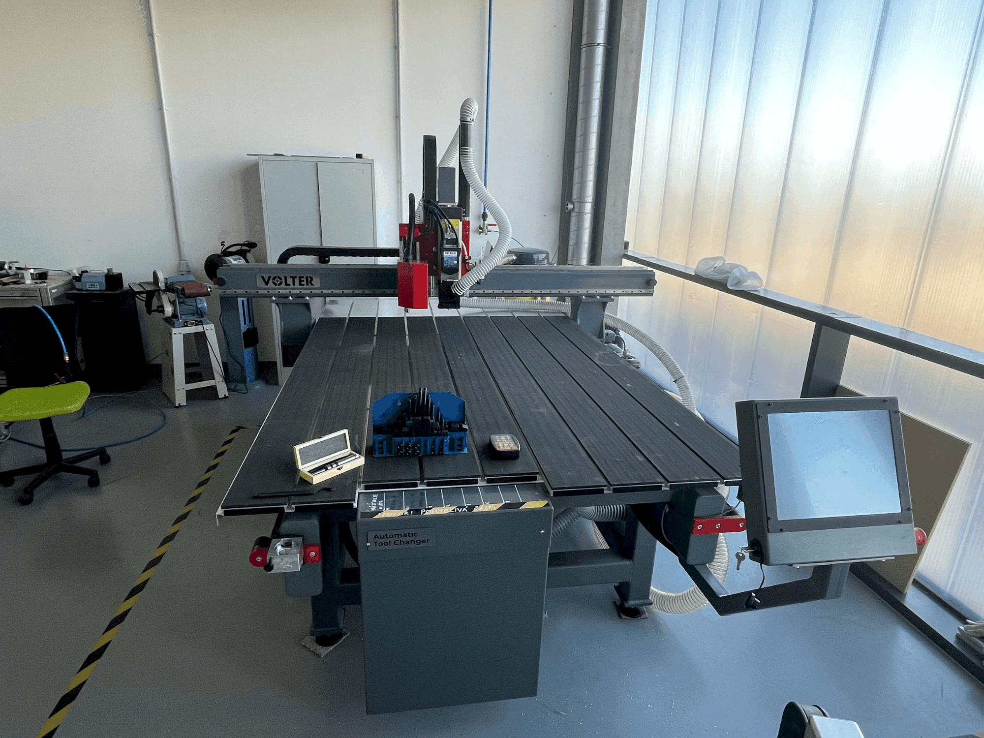 Vooraanzicht  van VOLTER L2016  machine