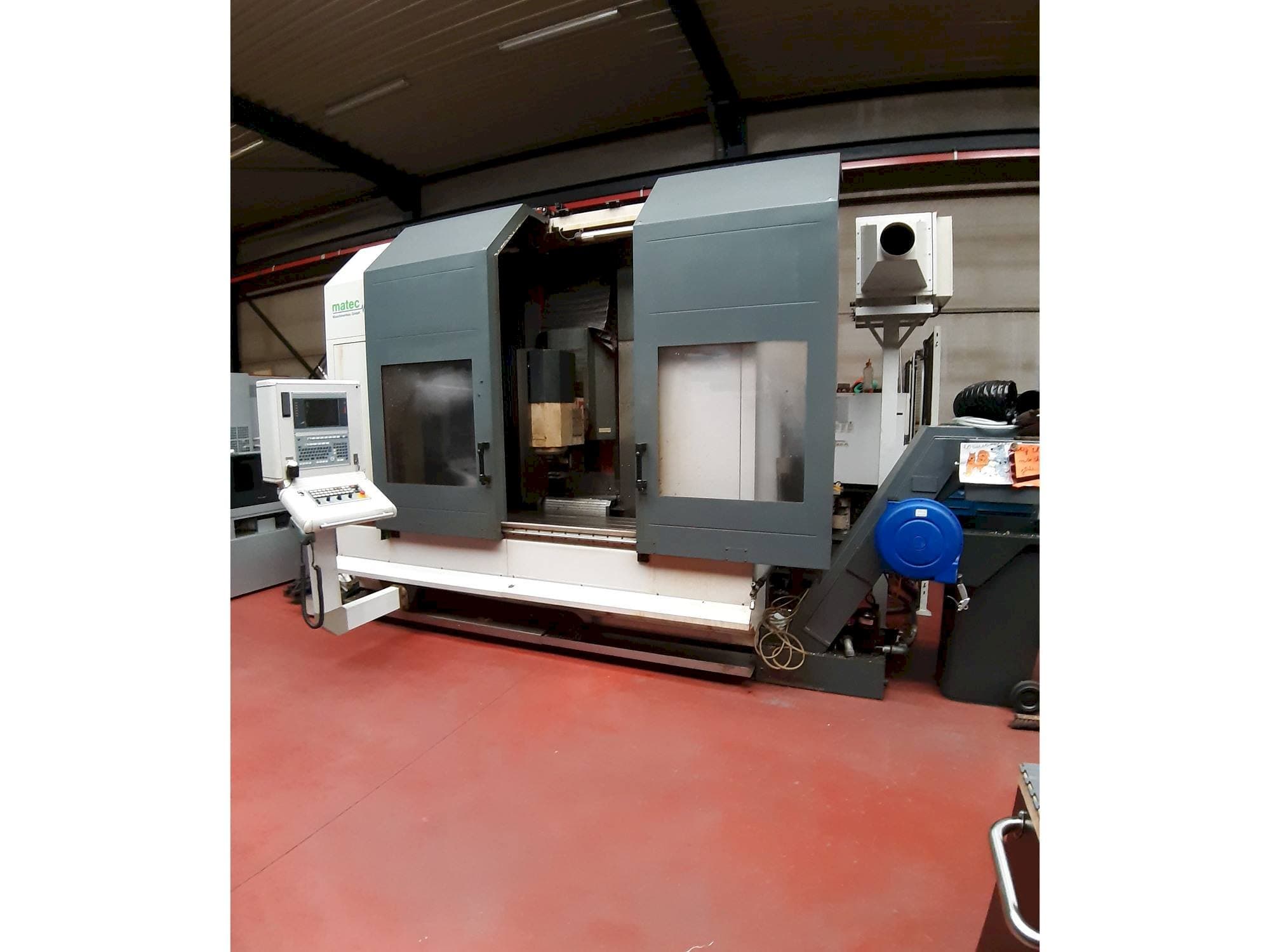 Vooraanzicht  van Matec 30 HV  machine