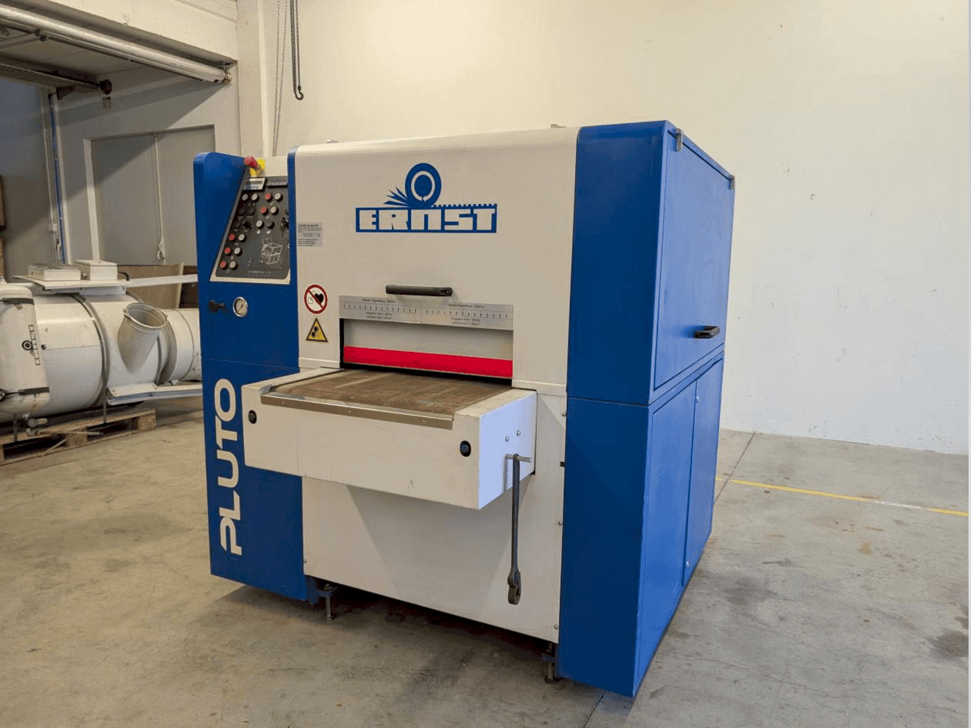 Vooraanzicht  van ERNST PLUTO EDD  machine