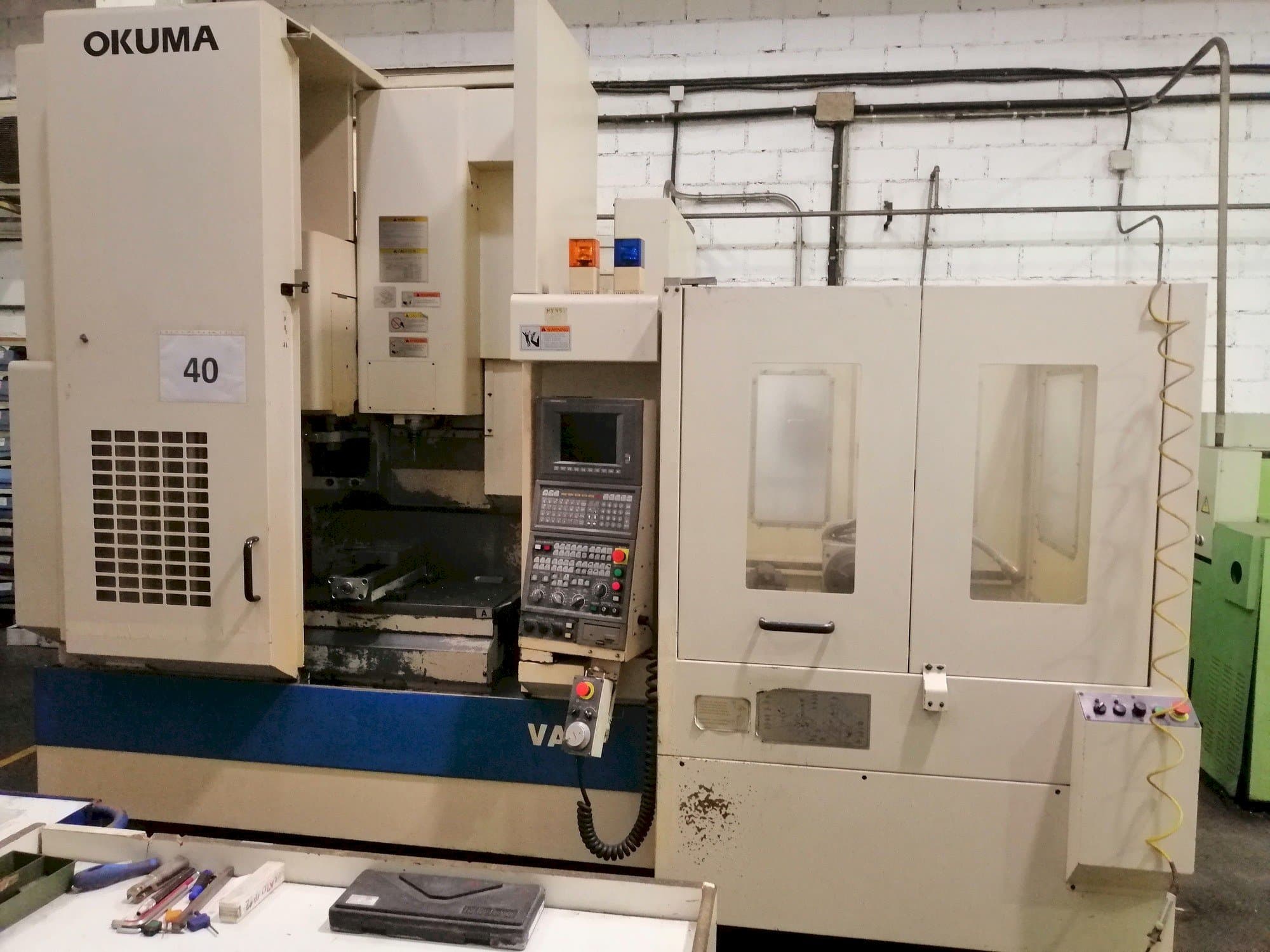 Vooraanzicht  van Okuma 45VAE  machine