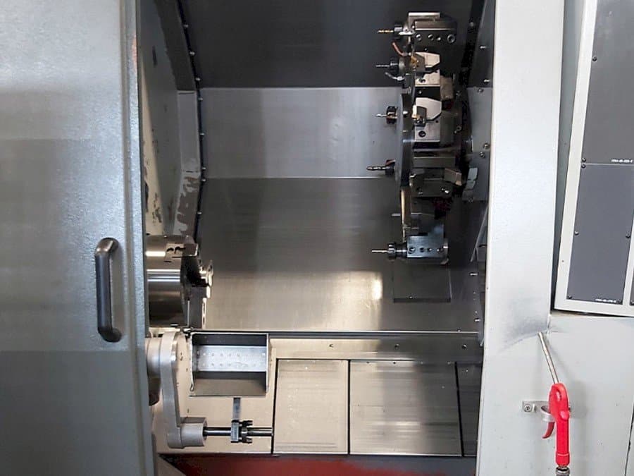 Vooraanzicht  van Hyundai Kia SKT210SY  machine