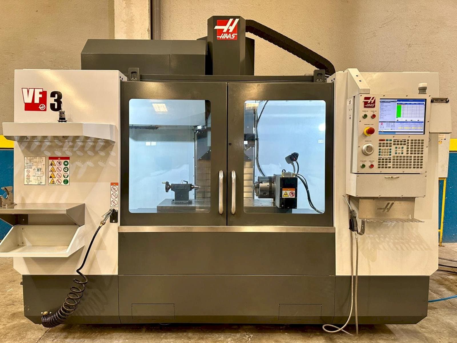 Vooraanzicht  van HAAS VF-3  machine
