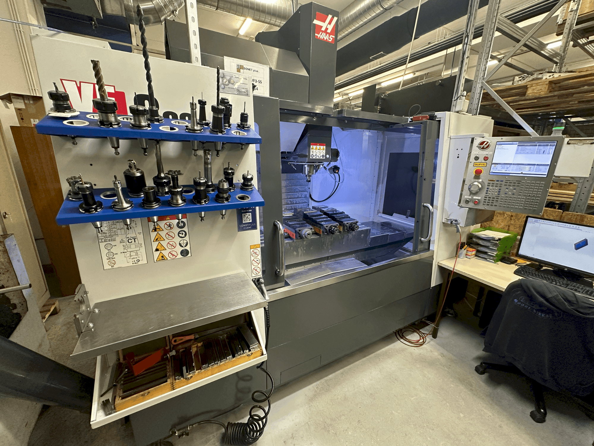 Vooraanzicht  van HAAS VF-3SS  machine