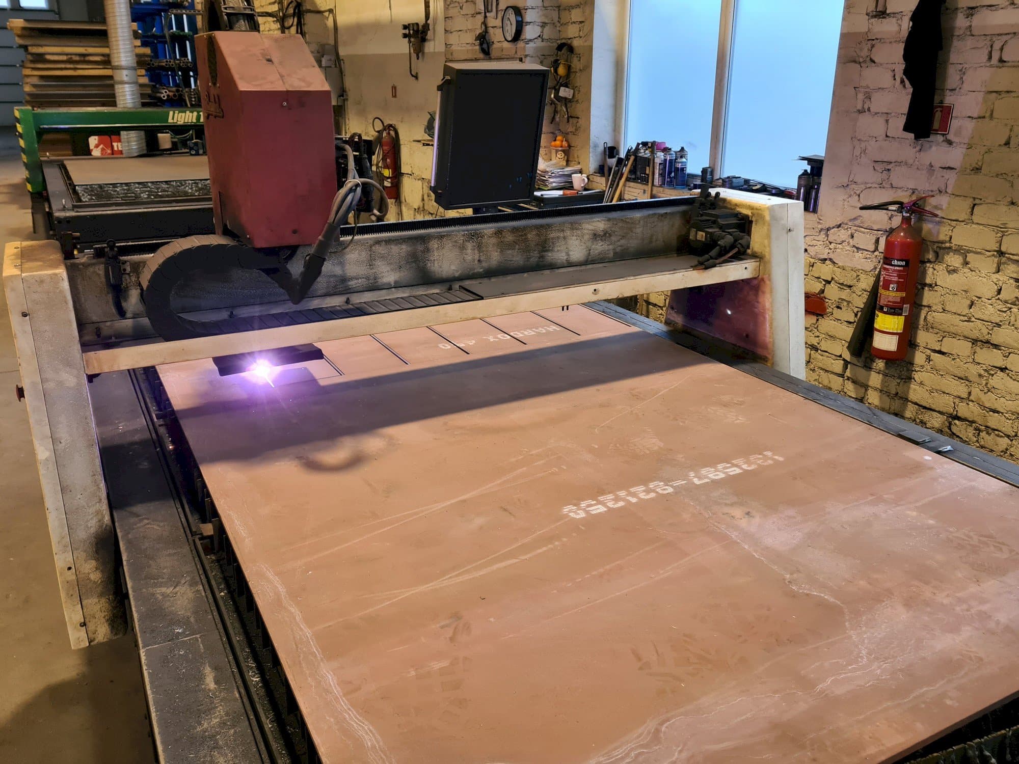 Vooraanzicht  van Baykal BPH 1503 COMPACT  machine