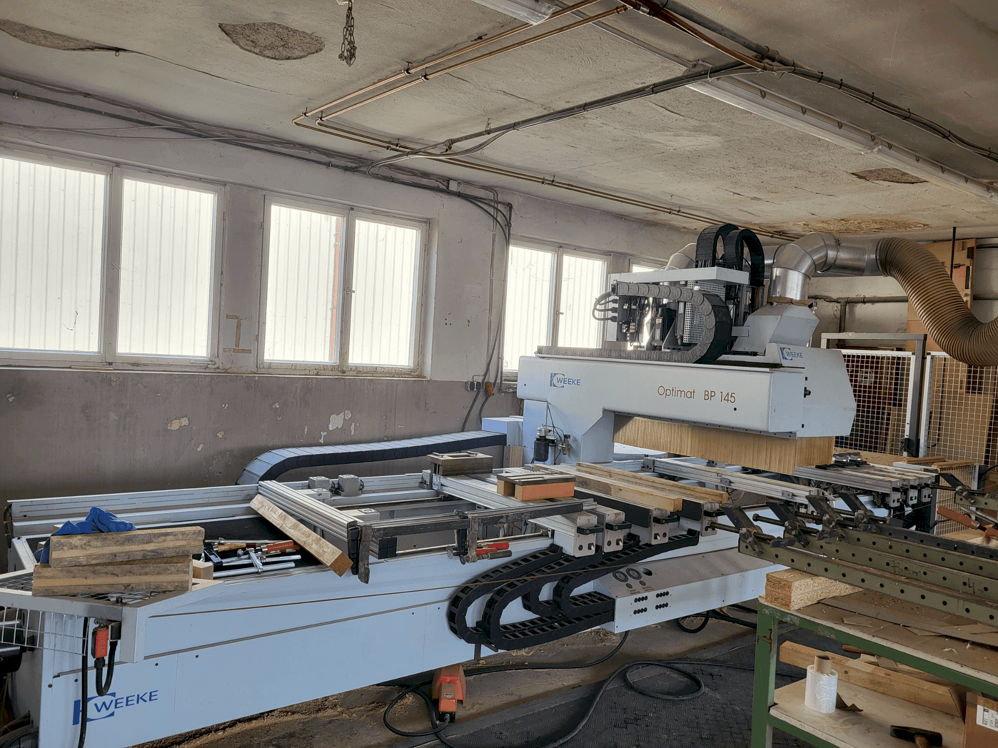 Vooraanzicht  van Weeke Optimat BP145  machine