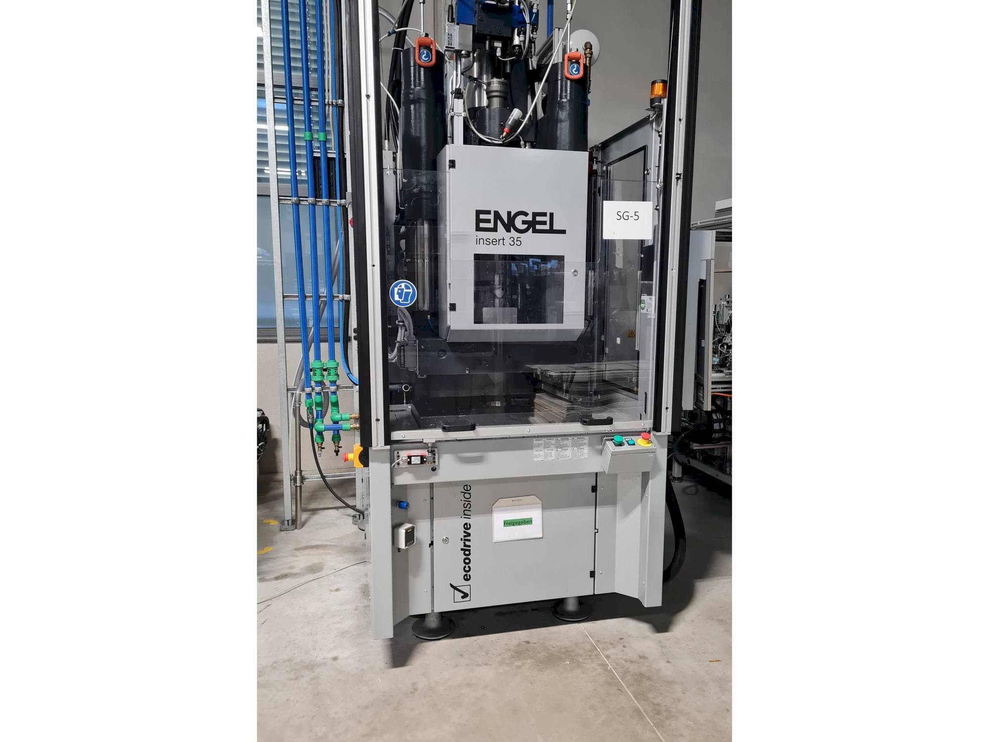 Vooraanzicht  van Engel insert 60V-35 single XS ecodrive  machine