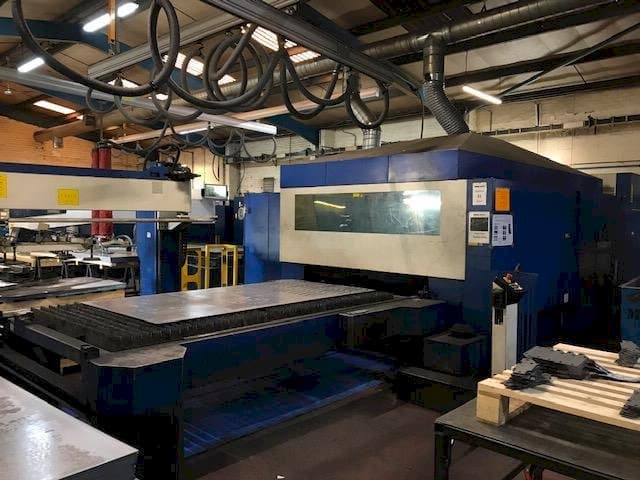 Vooraanzicht  van Trumpf Traumatic L 3050  machine