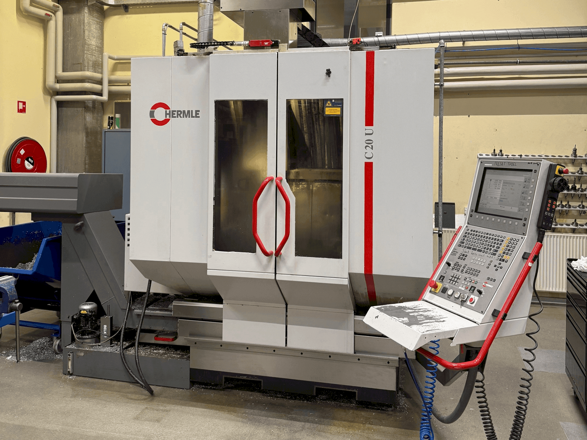 Vooraanzicht  van HERMLE C 20 U  machine