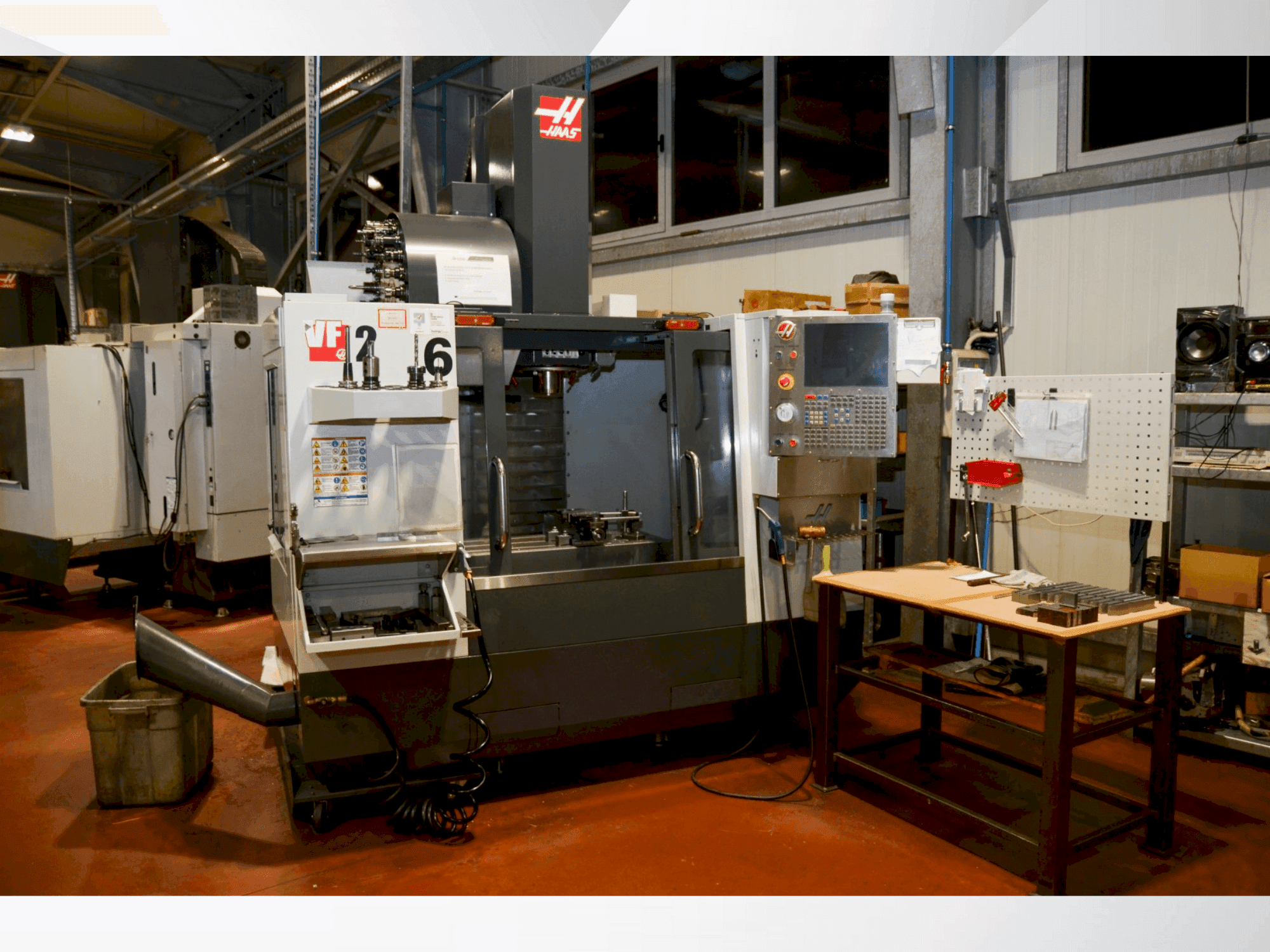 Vooraanzicht  van HAAS VF 2  machine