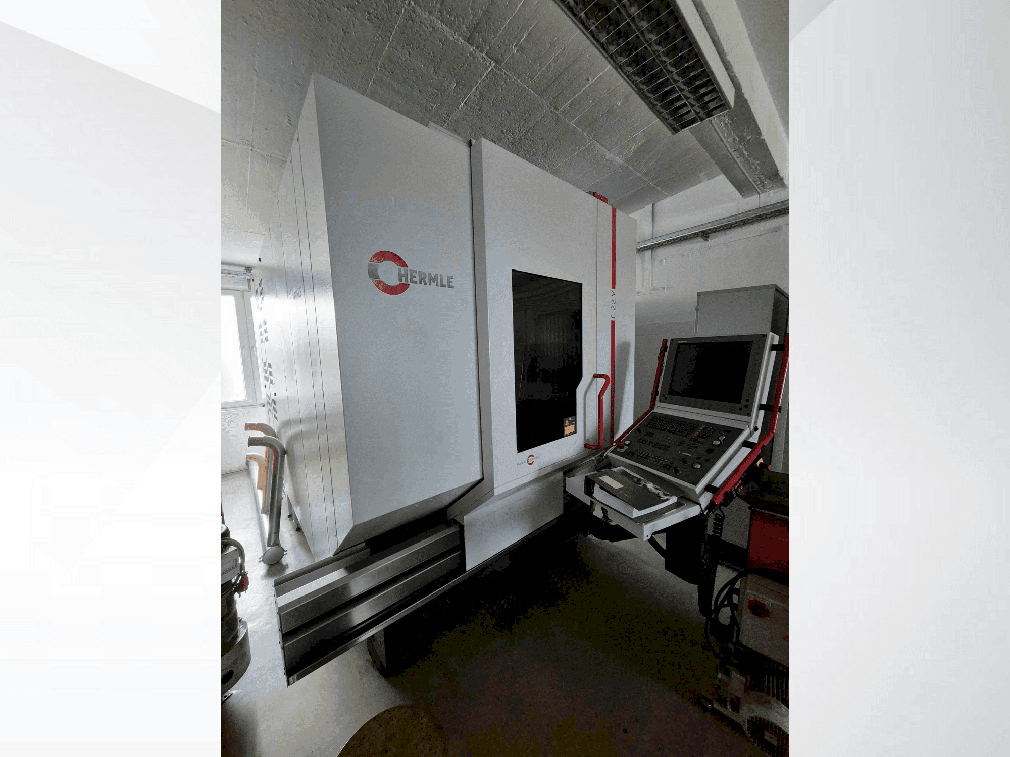 Vooraanzicht  van HERMLE C22 V  machine