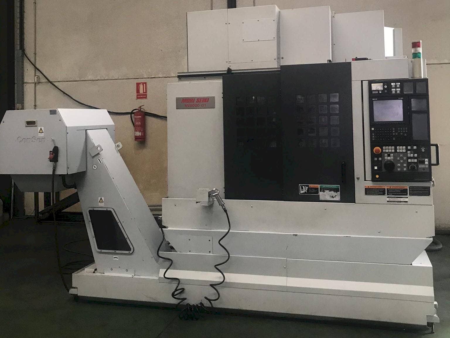 Vooraanzicht  van MORI SEIKI NV5000 Alpha 1A/40  machine