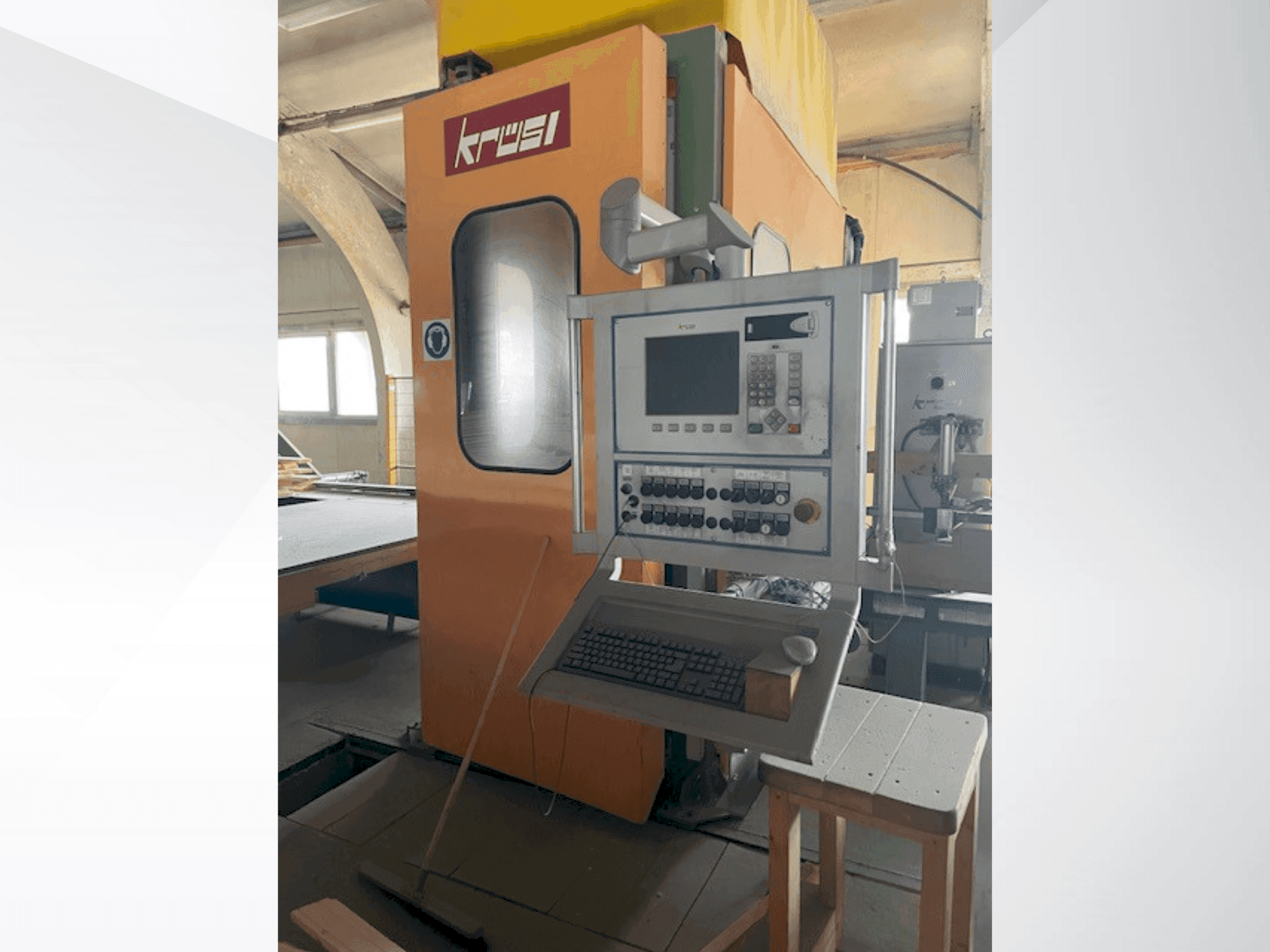 Vooraanzicht  van KRÜSI KM-95 G1  machine