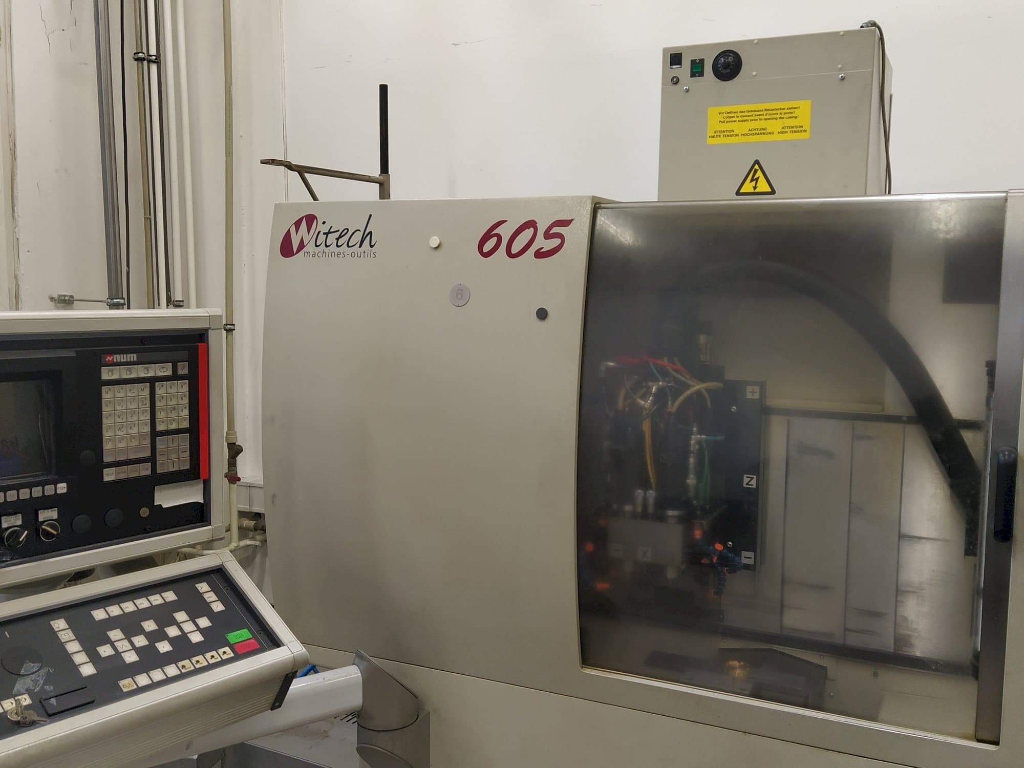 Vooraanzicht  van Witech 605  machine