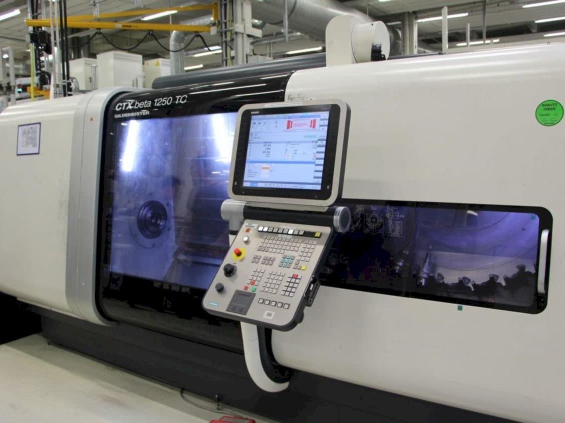 Vooraanzicht  van DMG MORI GILDEMEISTER CTX Beta 1250 TC  machine