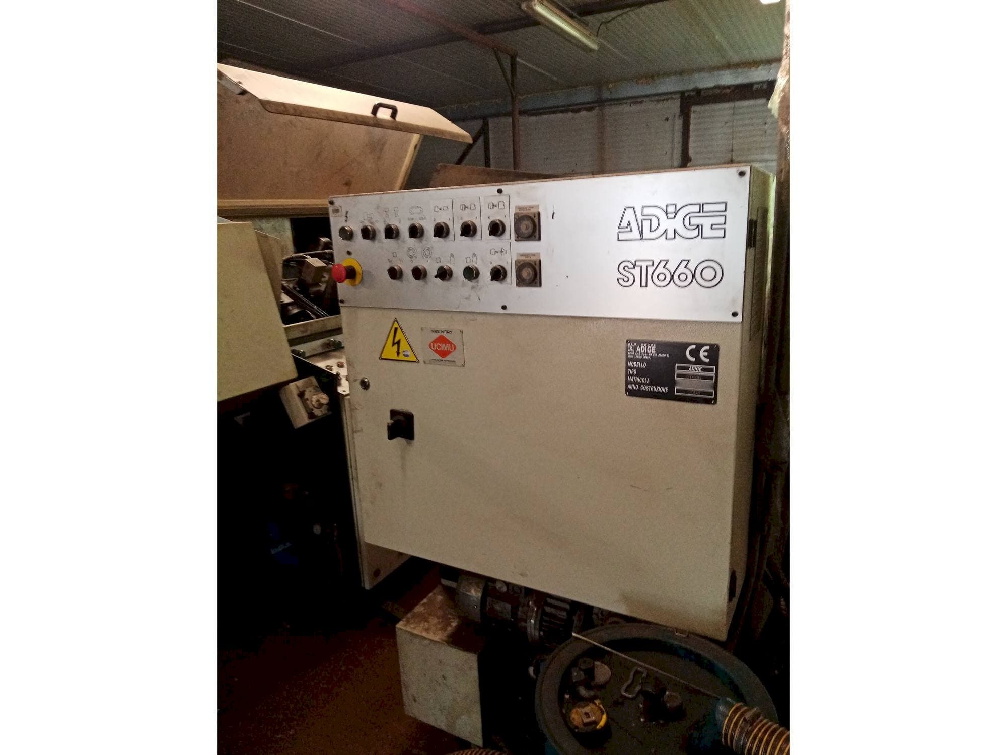 Vooraanzicht  van ADIGE TT640 ST660  machine