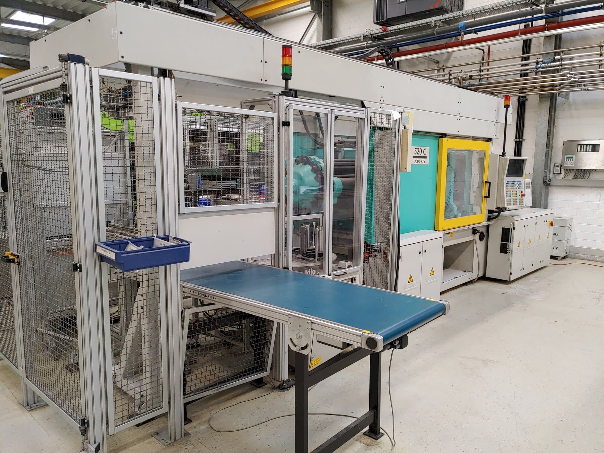 Vooraanzicht  van Arburg Allrounder 520 C 2000-675  machine