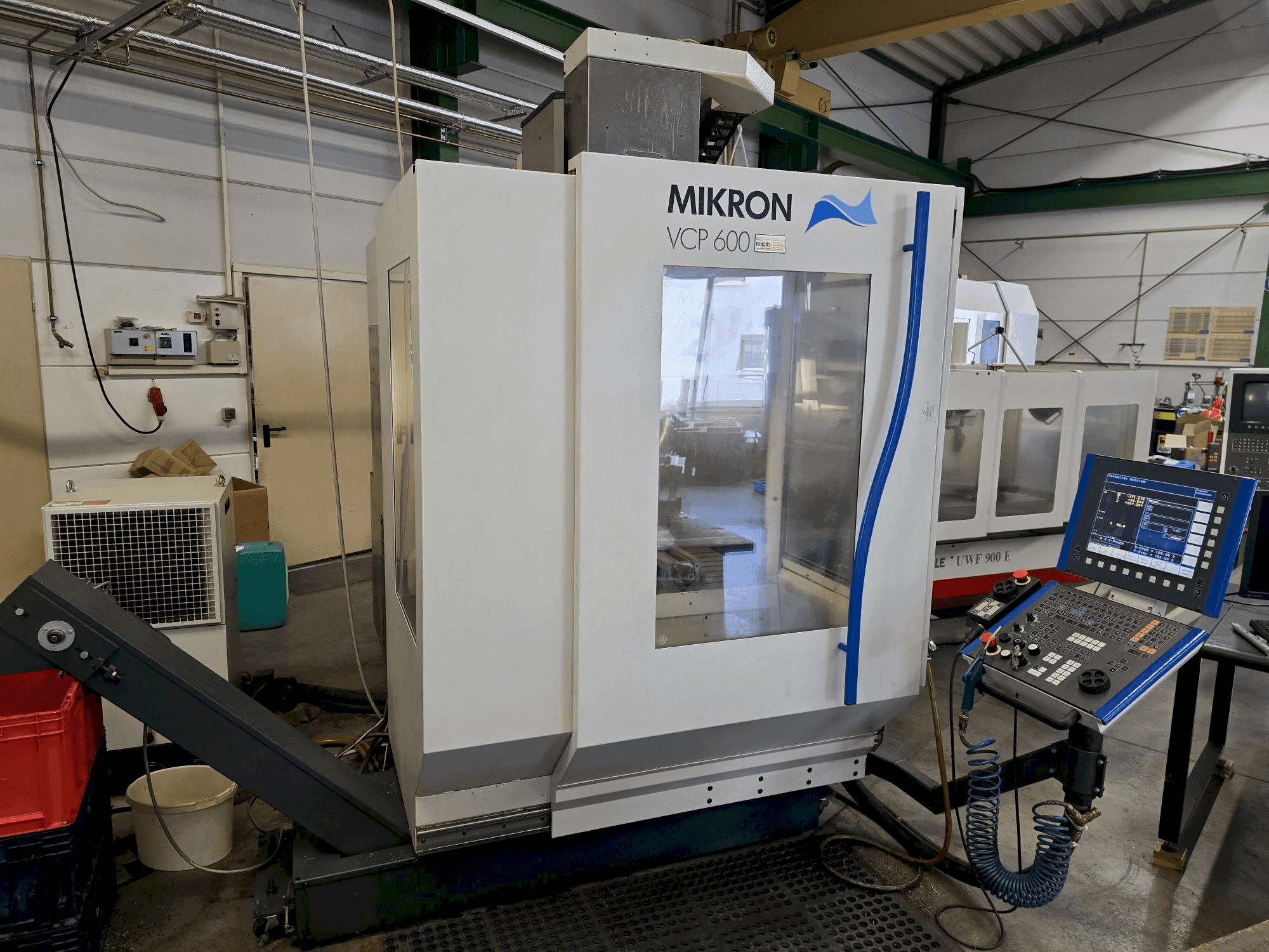 Vooraanzicht  van MIKRON VCP 600  machine